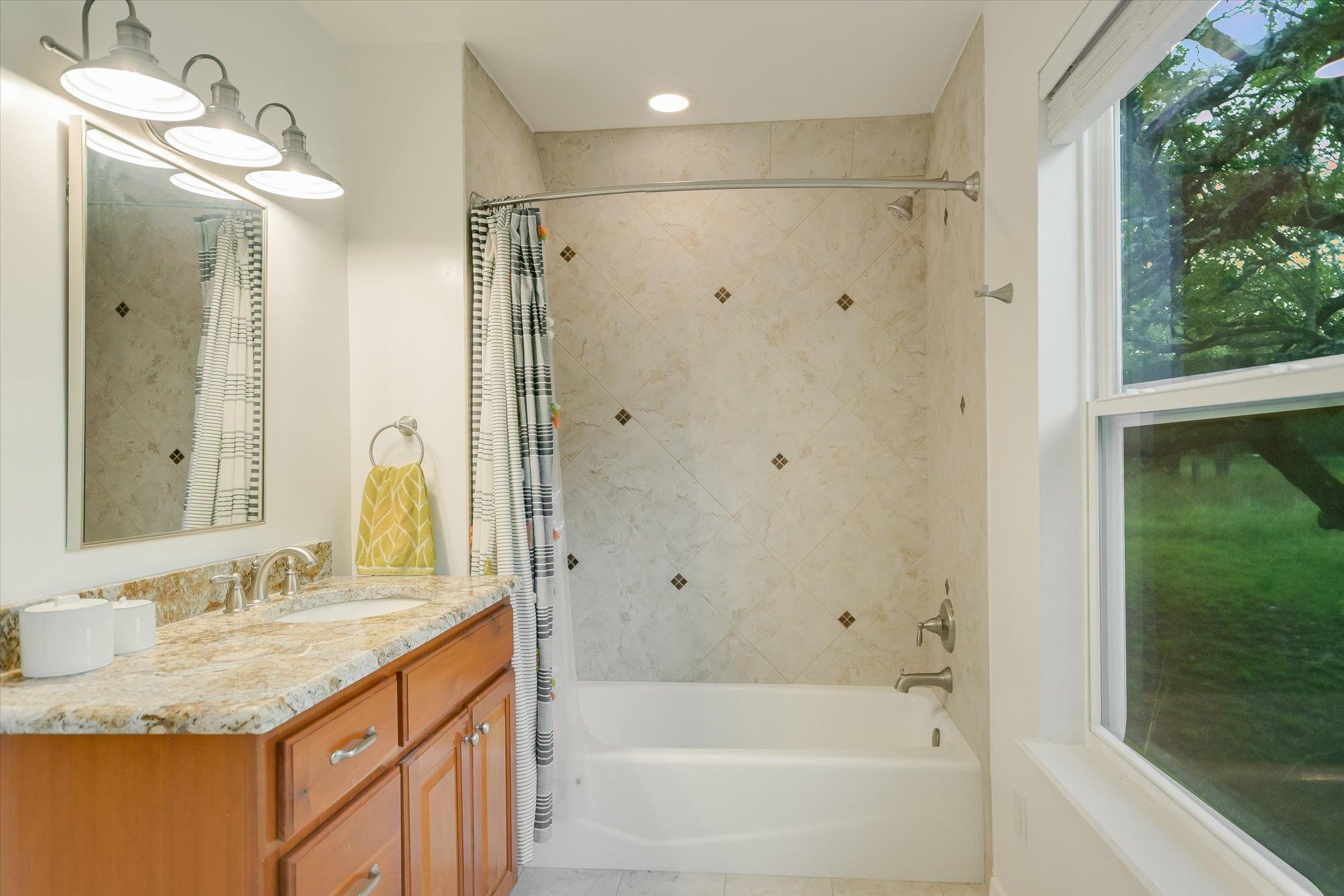 250 HIDDEN OAKS Rd, Wimberley, TX 78676