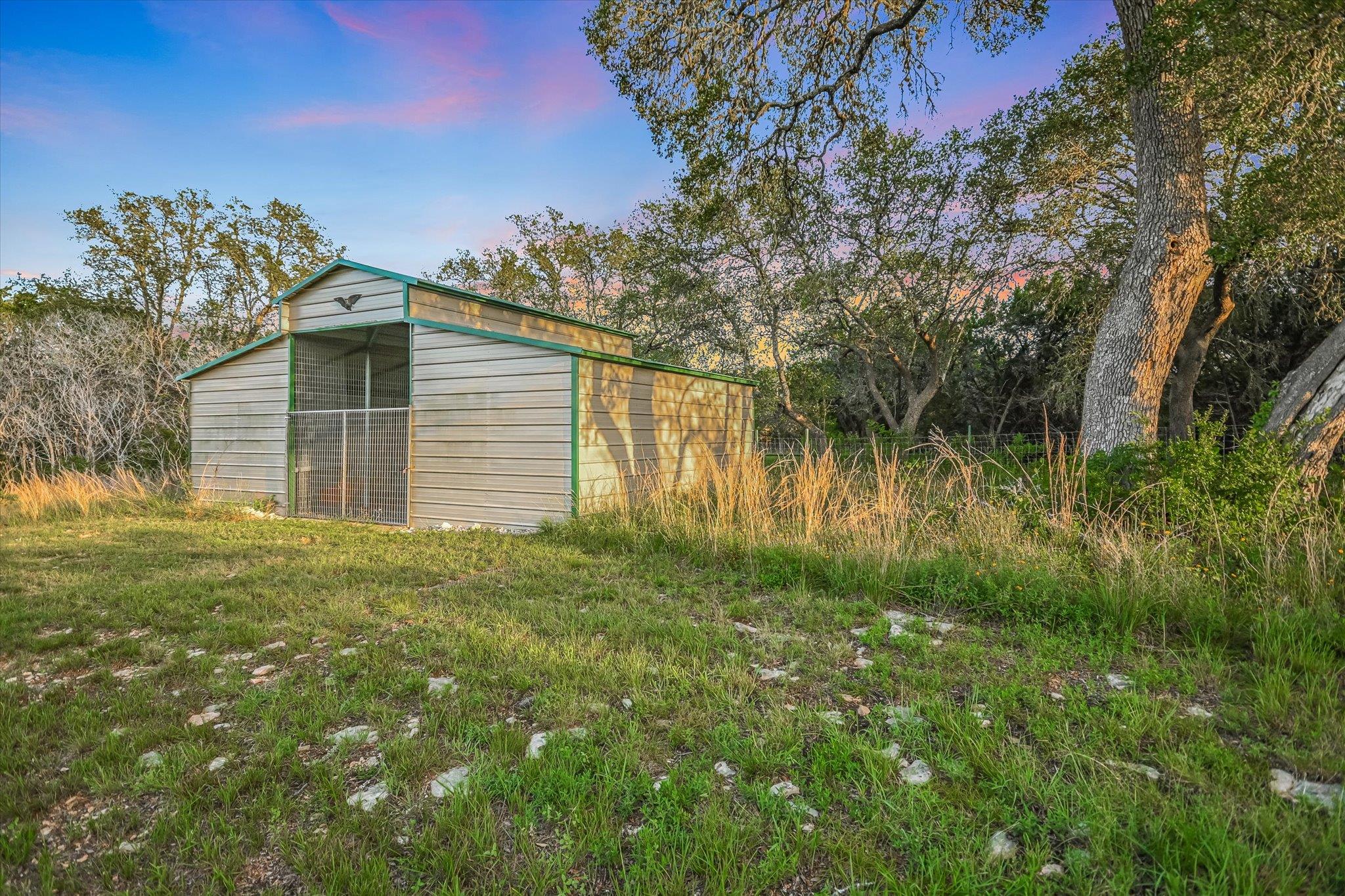 250 HIDDEN OAKS Rd, Wimberley, TX 78676