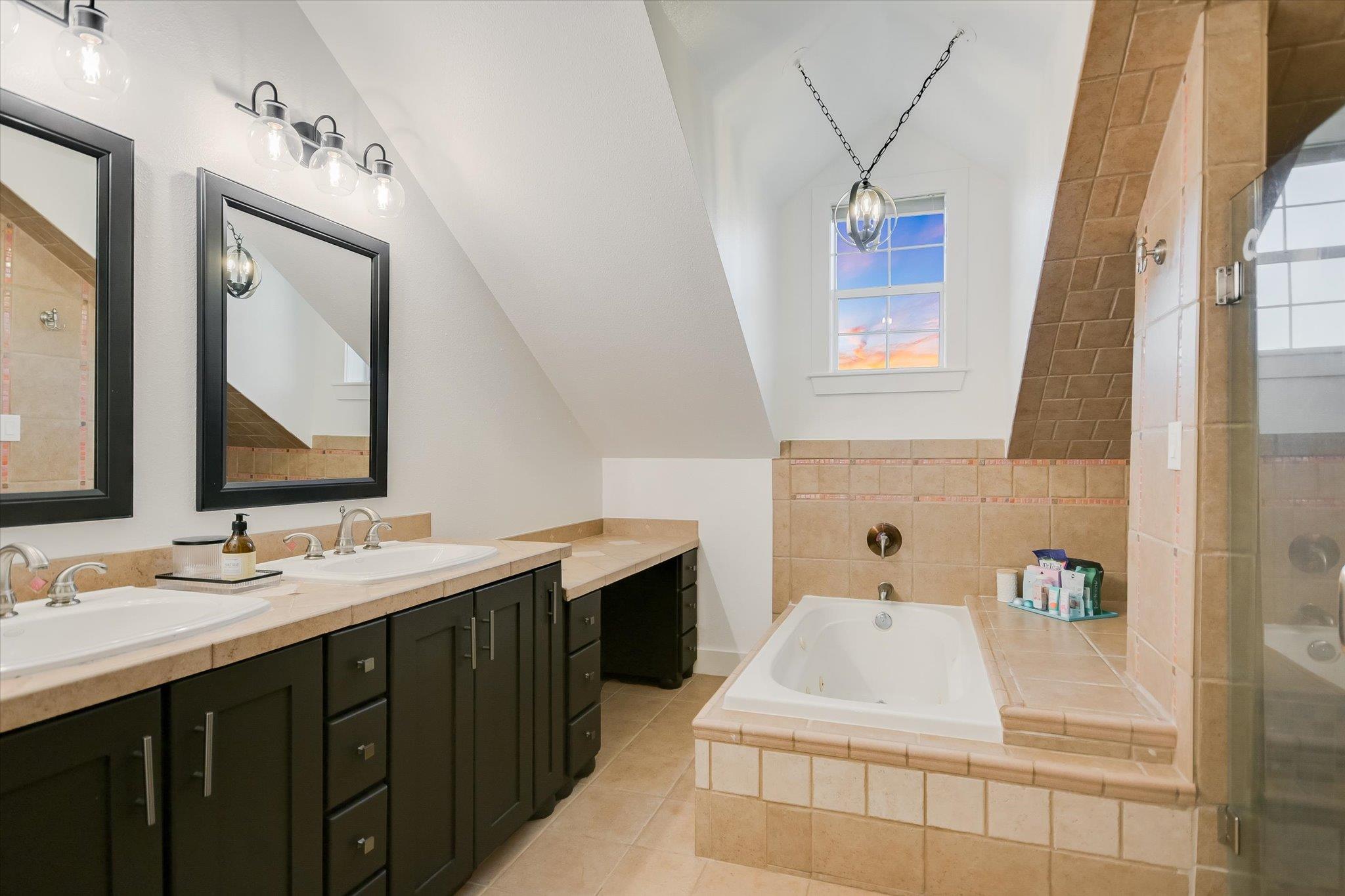 250 HIDDEN OAKS Rd, Wimberley, TX 78676