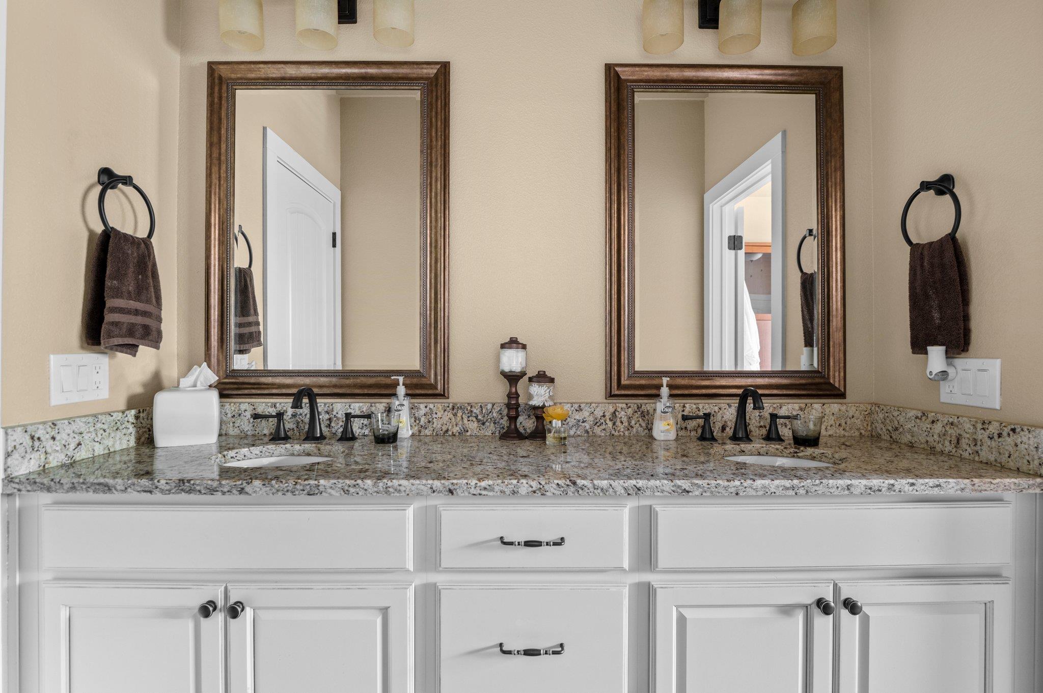 1513 Hill Top Dr, Granite Shoals, TX 78654