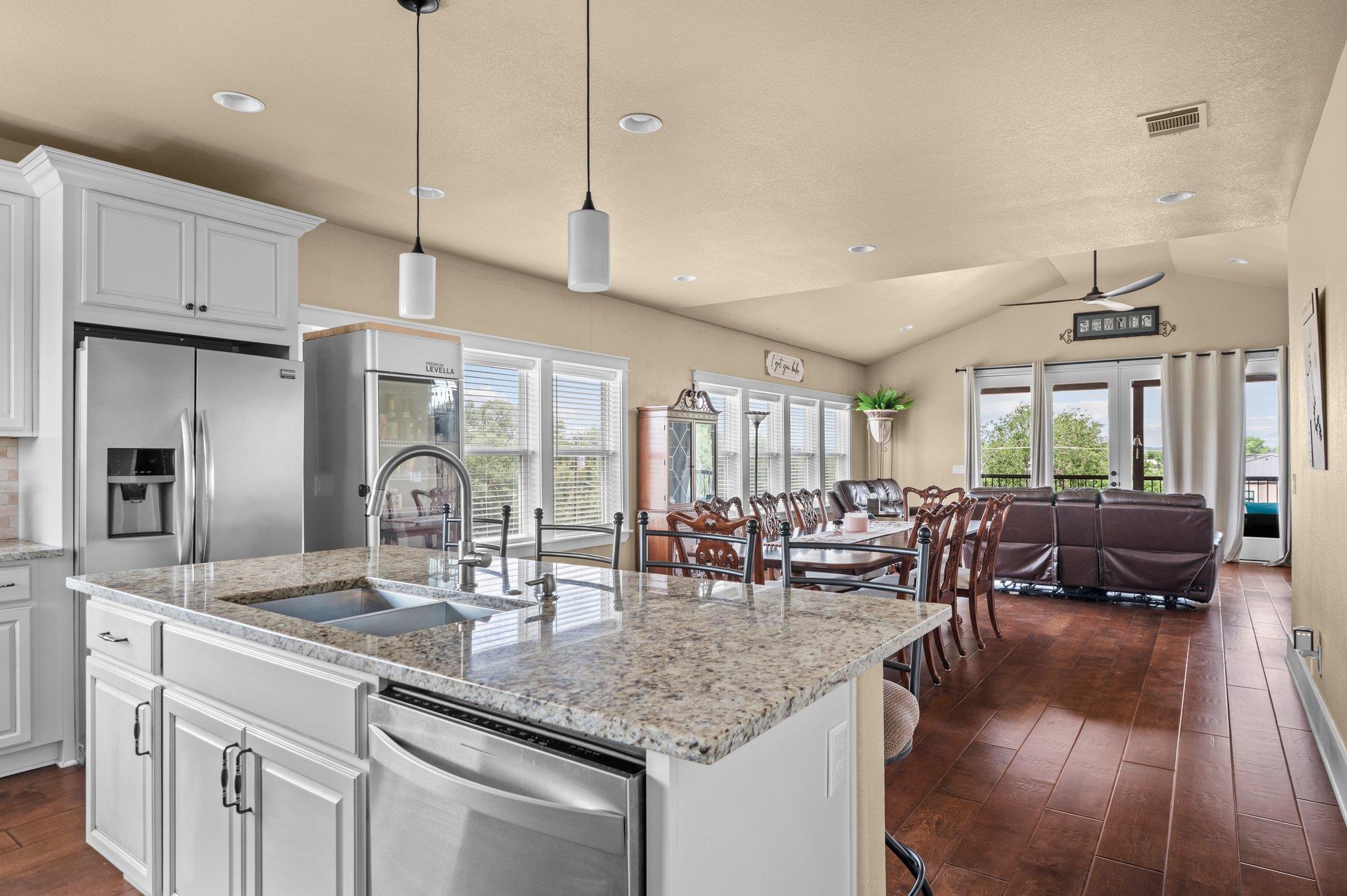 1513 Hill Top Dr, Granite Shoals, TX 78654