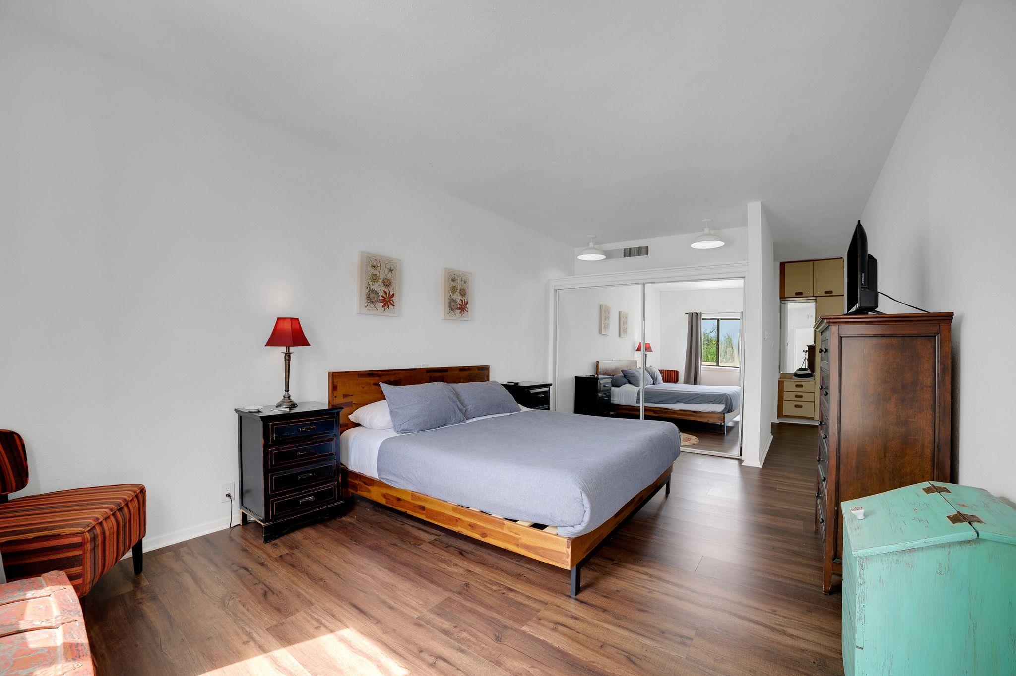 1 Crystal Springs Court Ct # H, The Hills, TX 78738