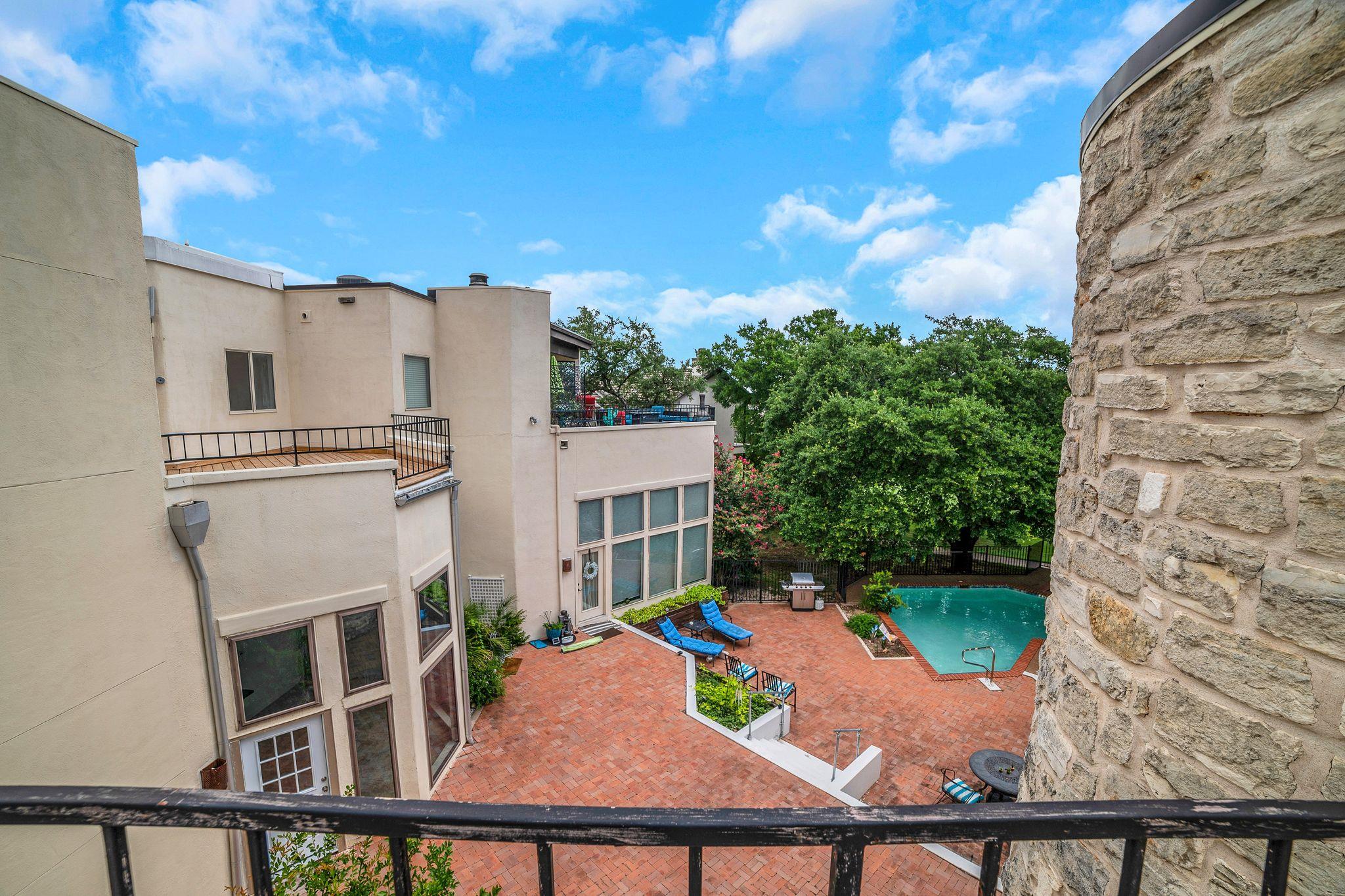 1 Crystal Springs Court Ct # H, The Hills, TX 78738