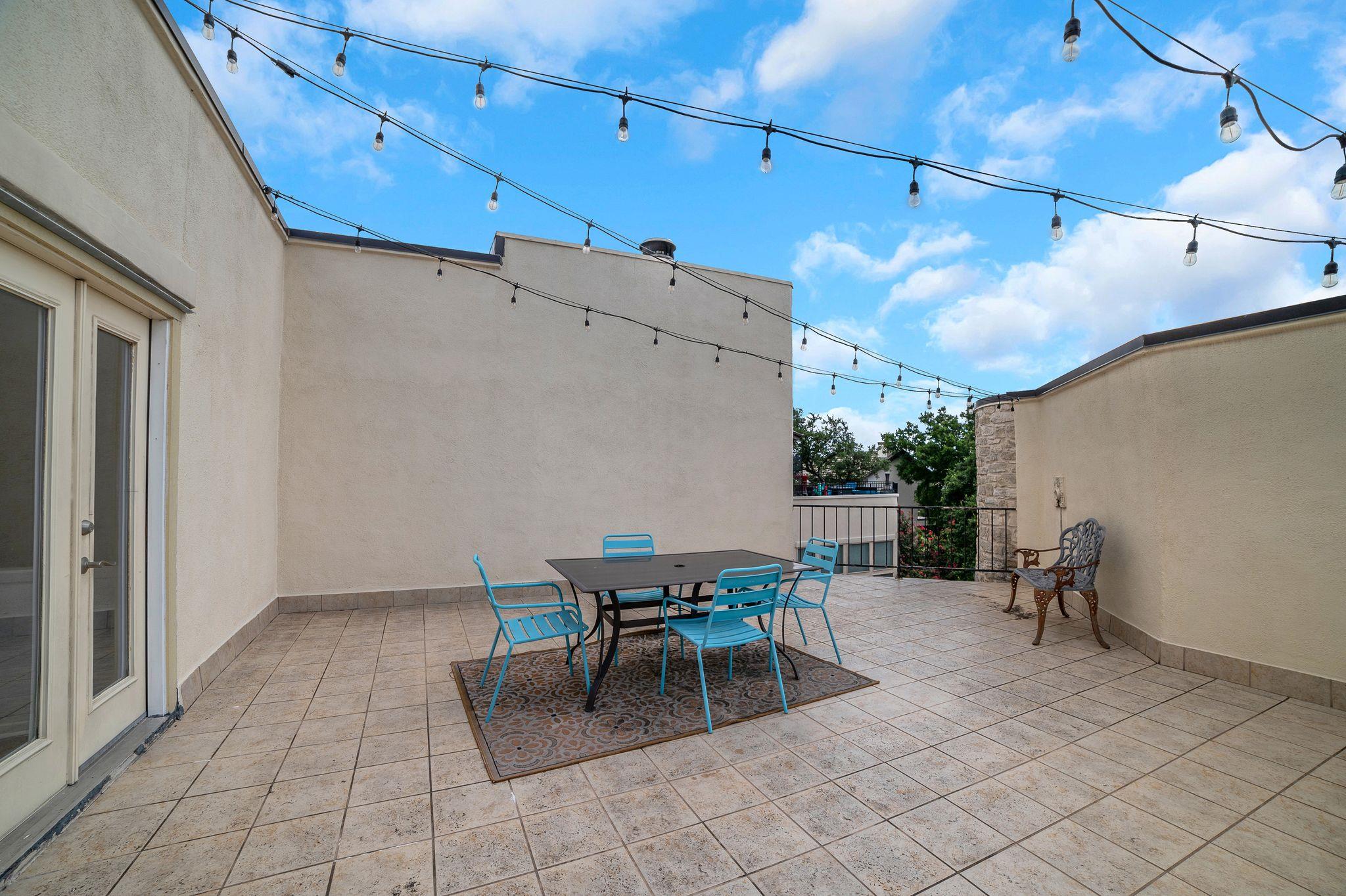 1 Crystal Springs Court Ct # H, The Hills, TX 78738