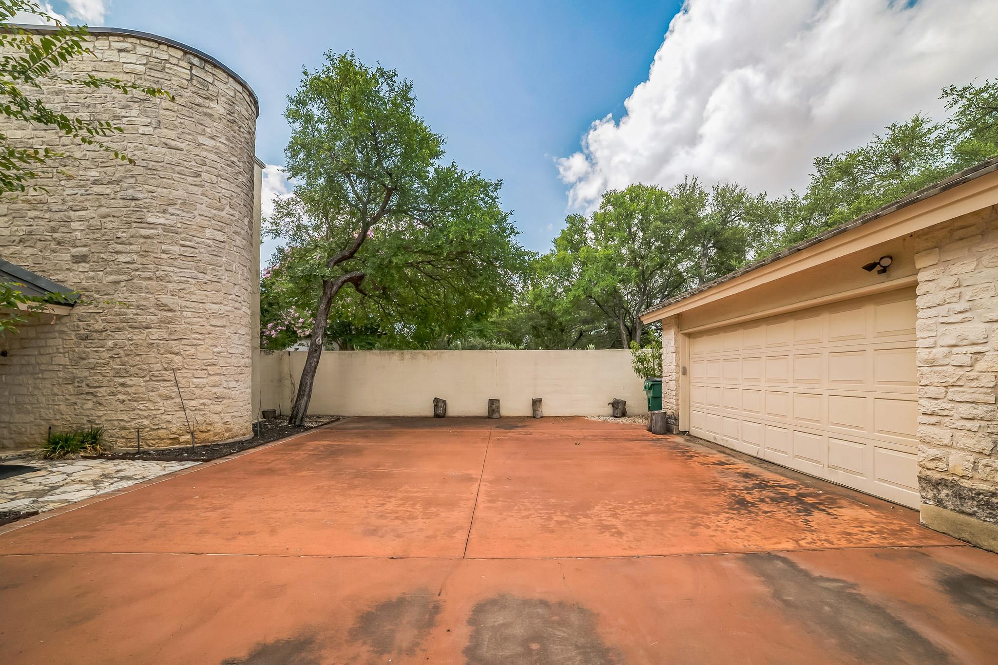 1 Crystal Springs Court Ct # H, The Hills, TX 78738
