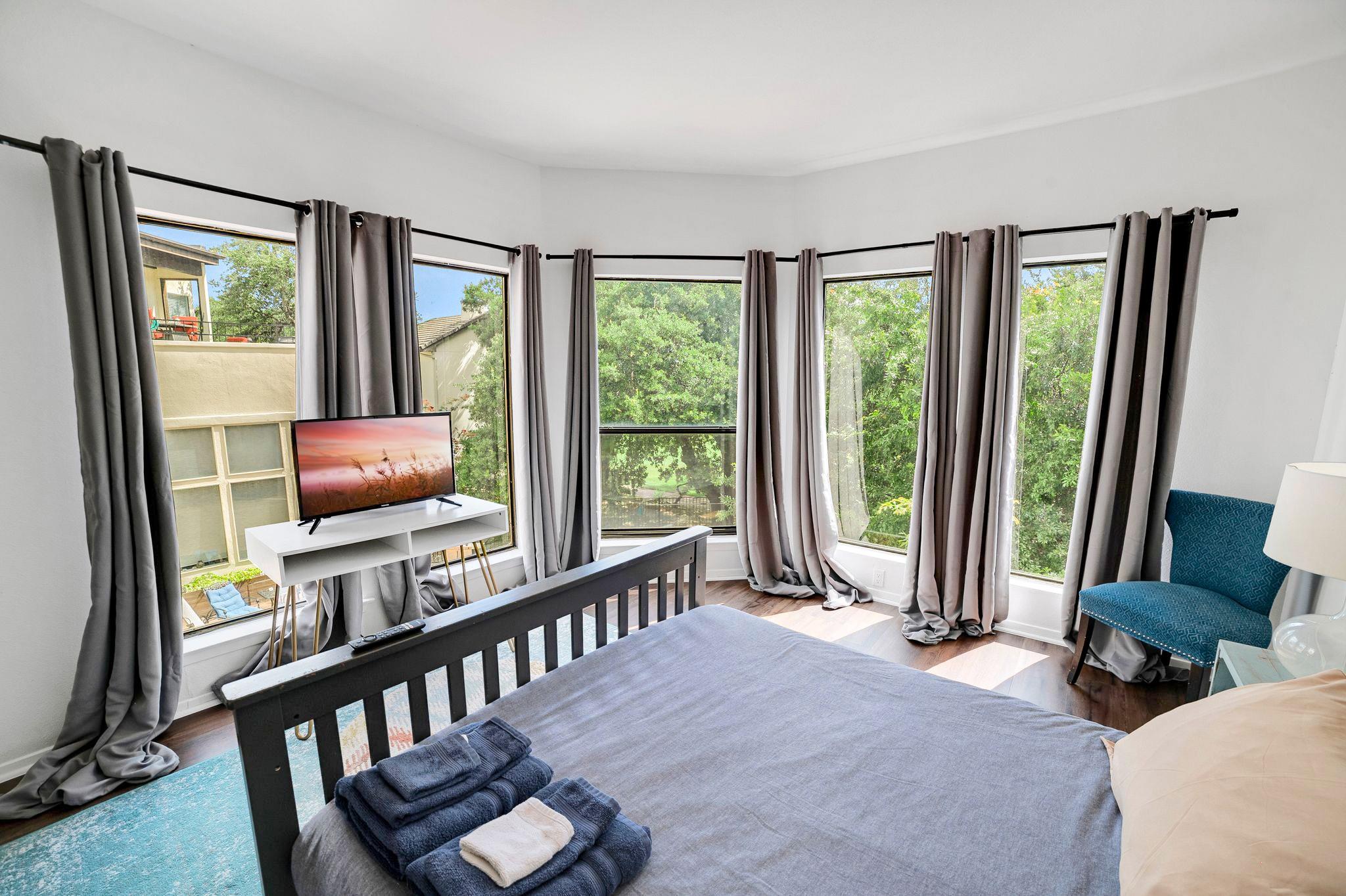 1 Crystal Springs Court Ct # H, The Hills, TX 78738