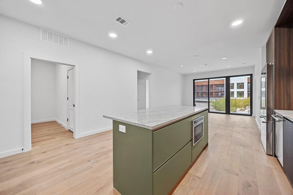 2209 S 1st St # 230, Austin, TX 78704