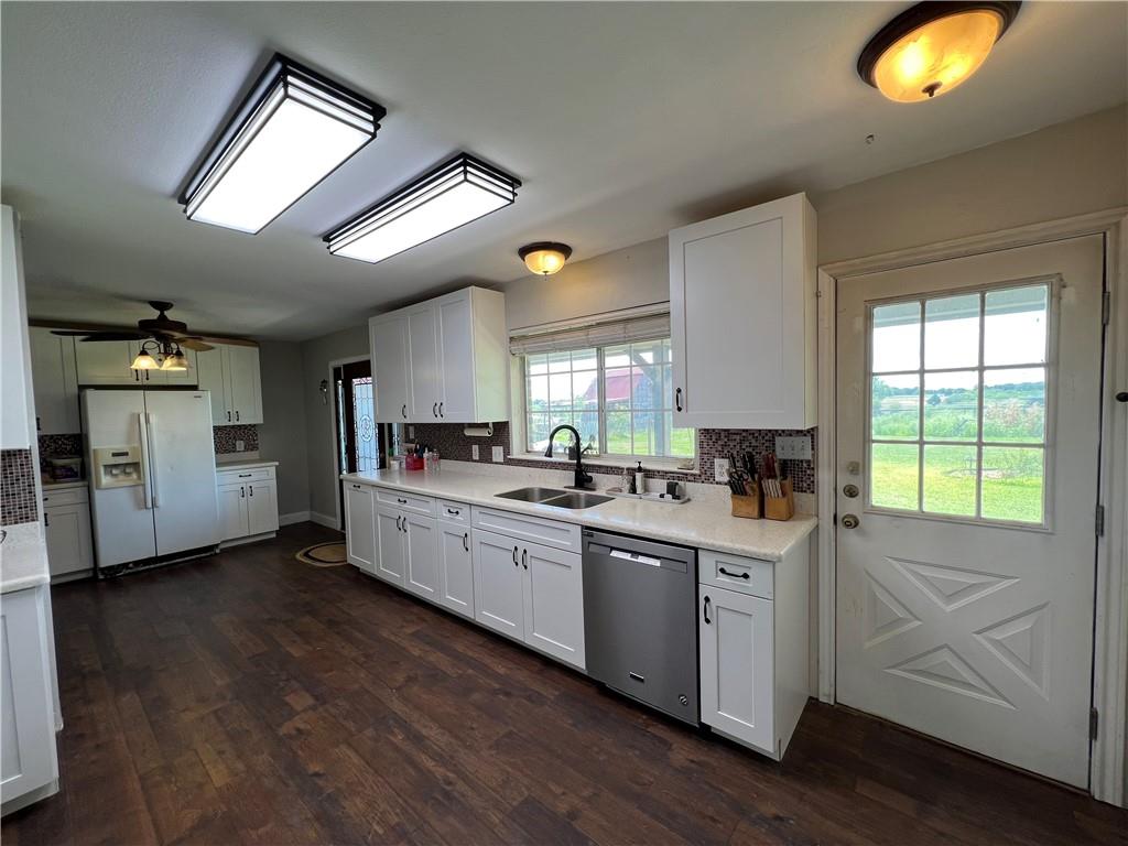 2120 Fm 1704, Elgin, TX 78621