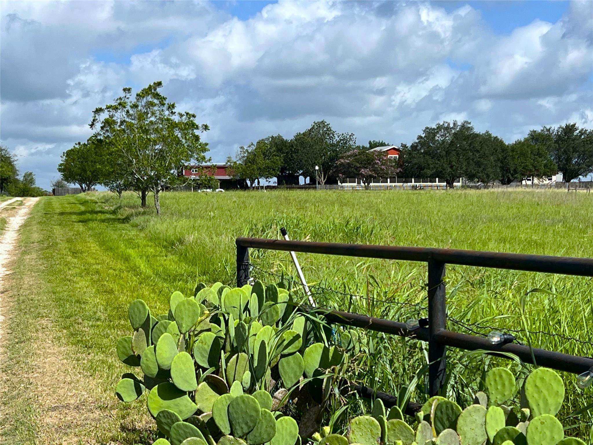 2120 Fm 1704, Elgin, TX 78621