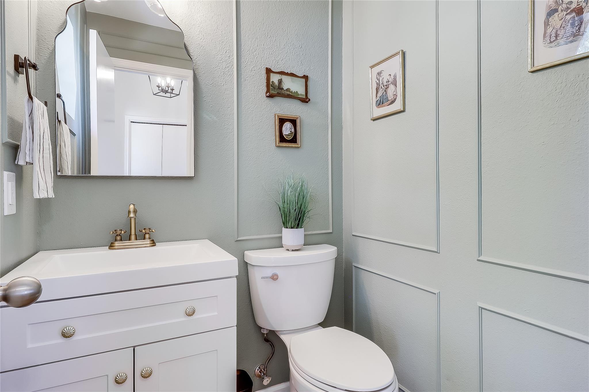 211 Estate Dr, Hutto, TX 78634