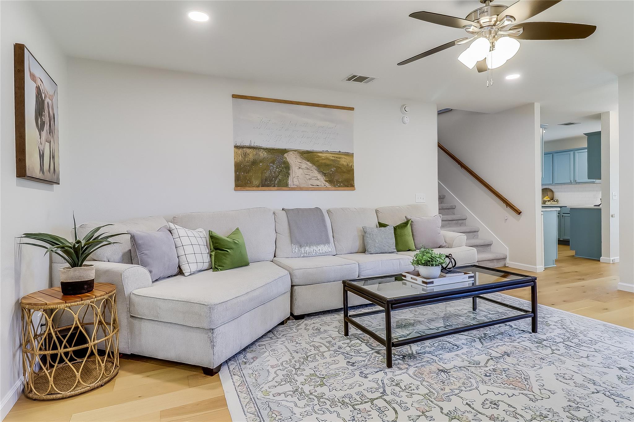 211 Estate Dr, Hutto, TX 78634