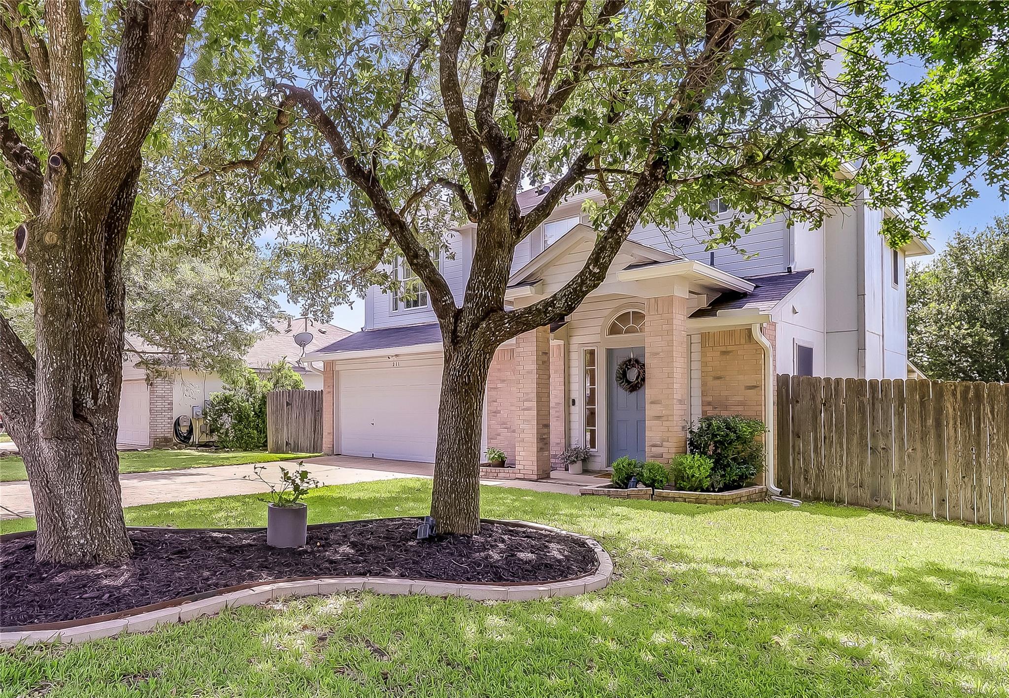 211 Estate Dr, Hutto, TX 78634
