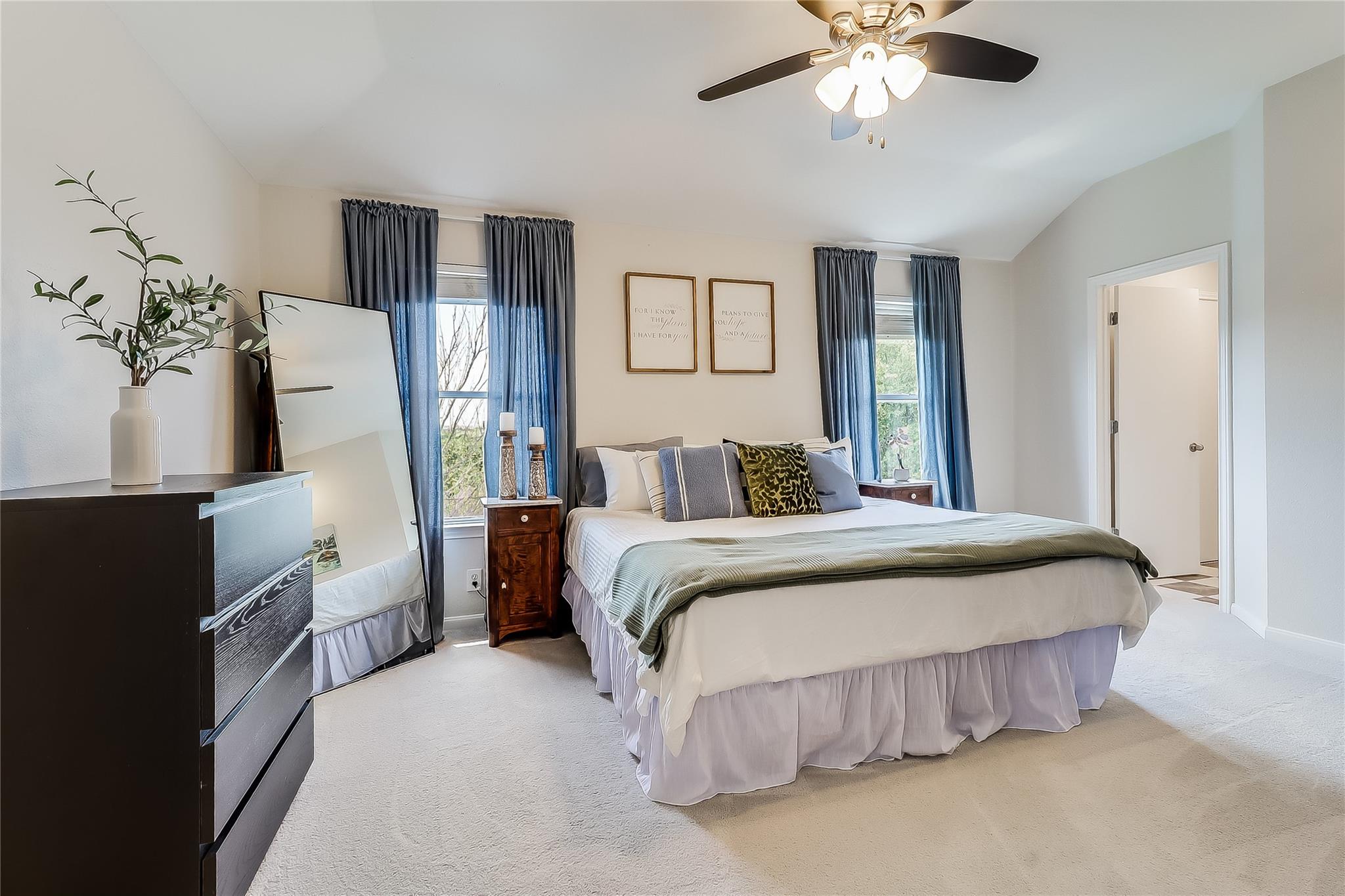 211 Estate Dr, Hutto, TX 78634