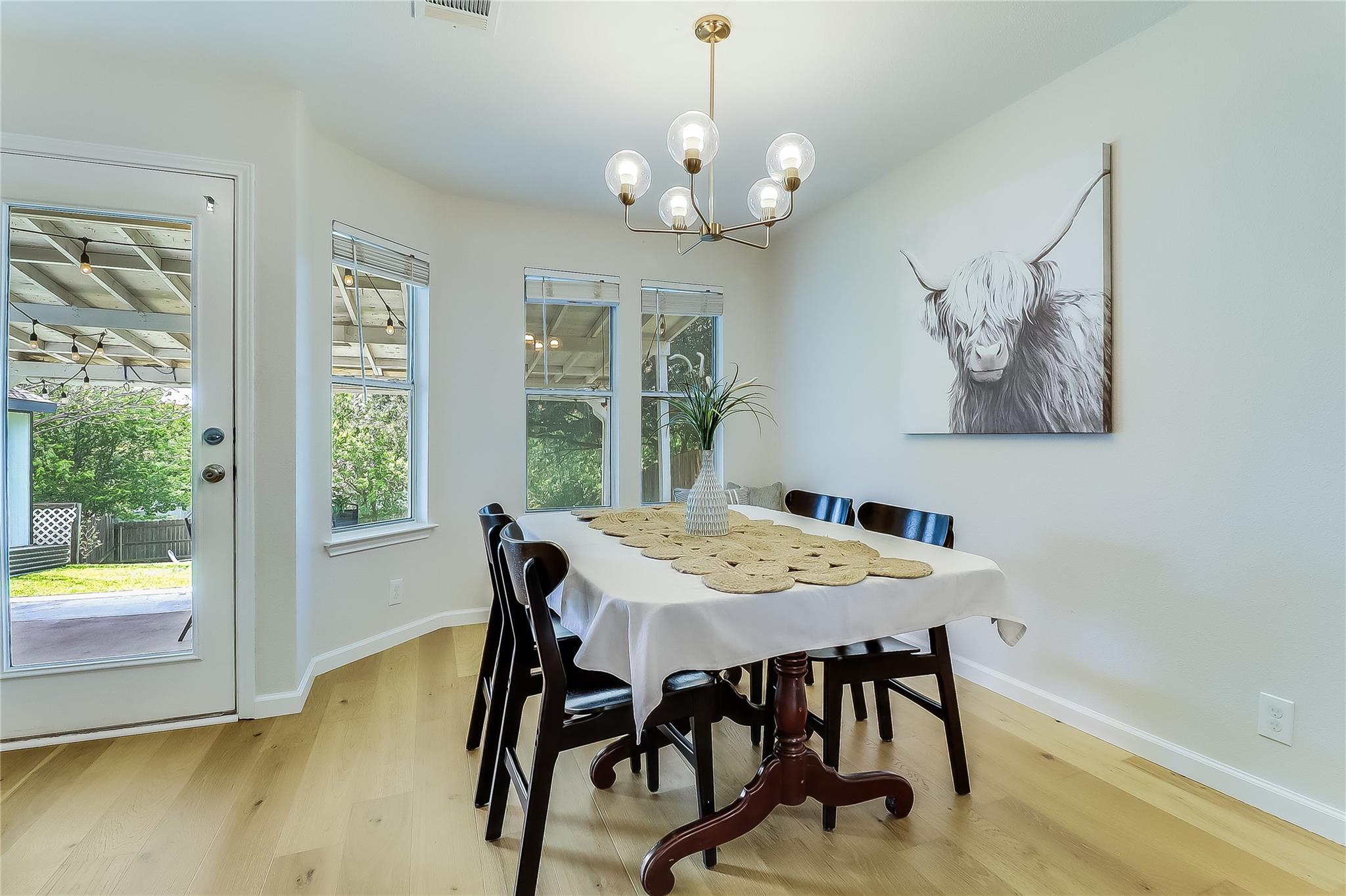 211 Estate Dr, Hutto, TX 78634