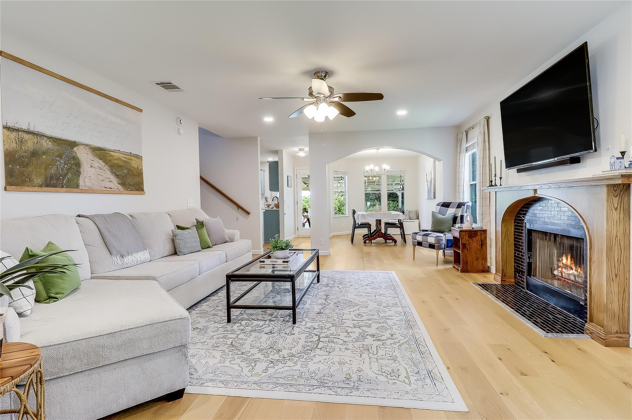 211 Estate Dr, Hutto, TX 78634