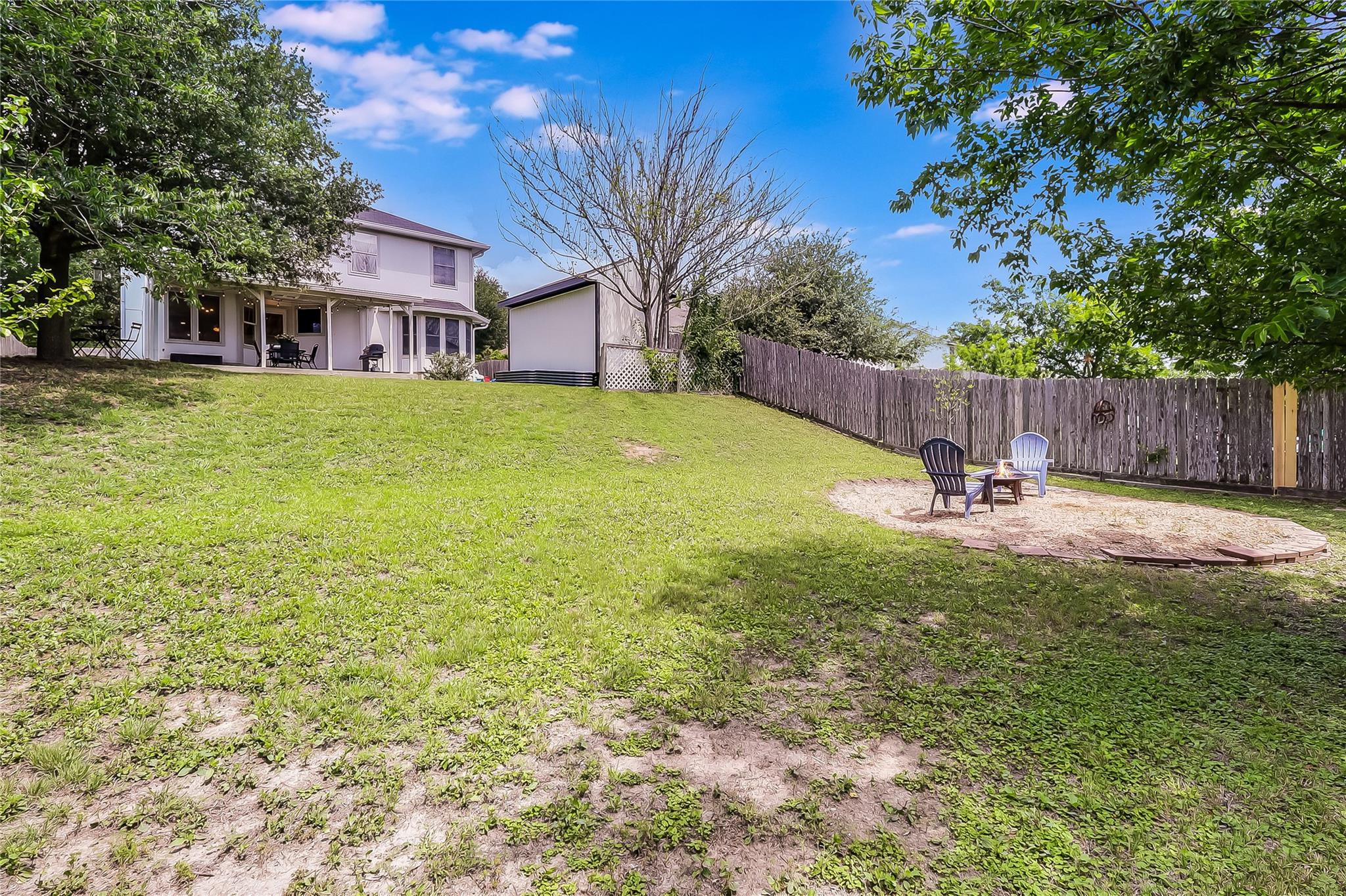 211 Estate Dr, Hutto, TX 78634