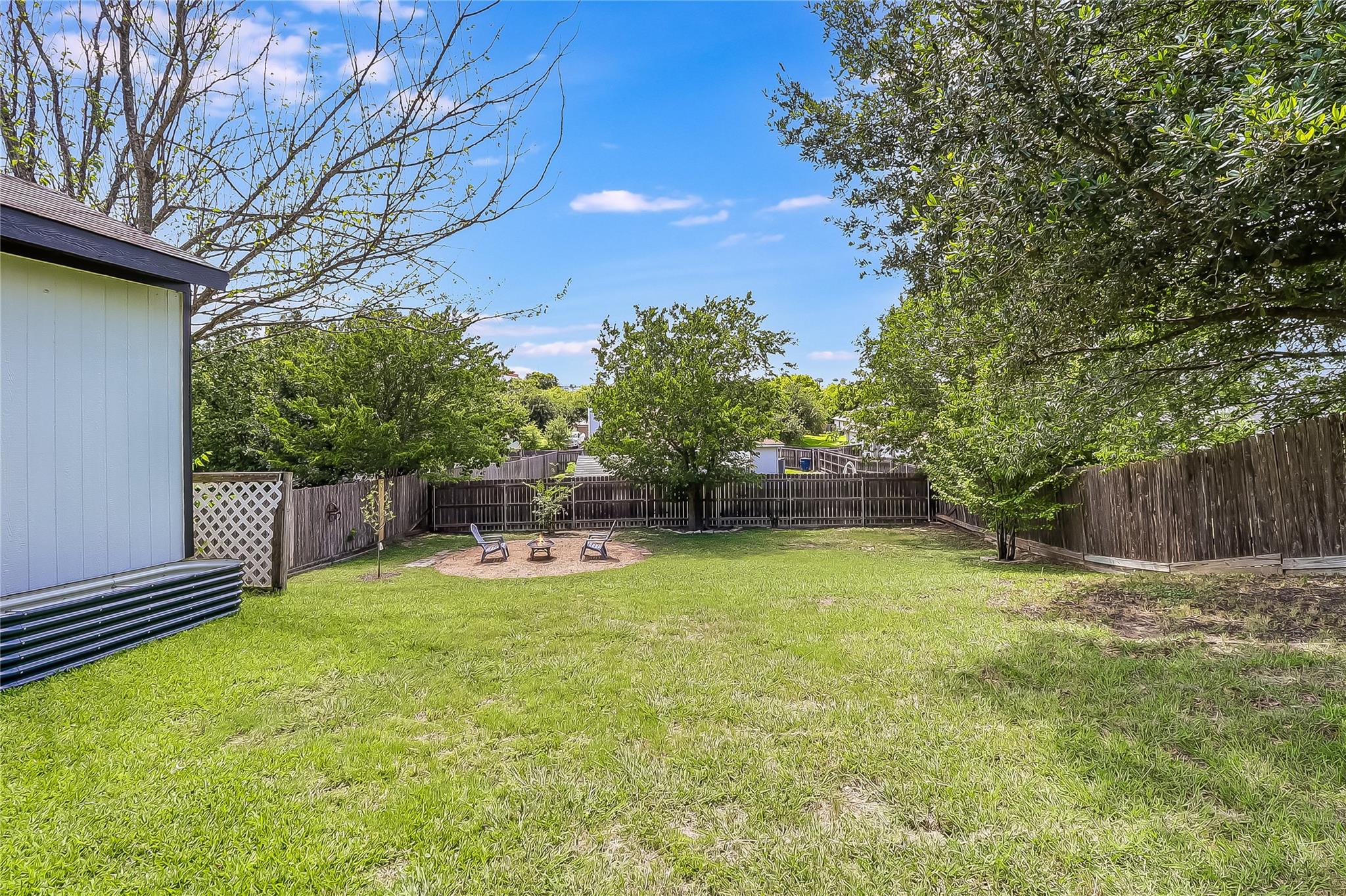 211 Estate Dr, Hutto, TX 78634