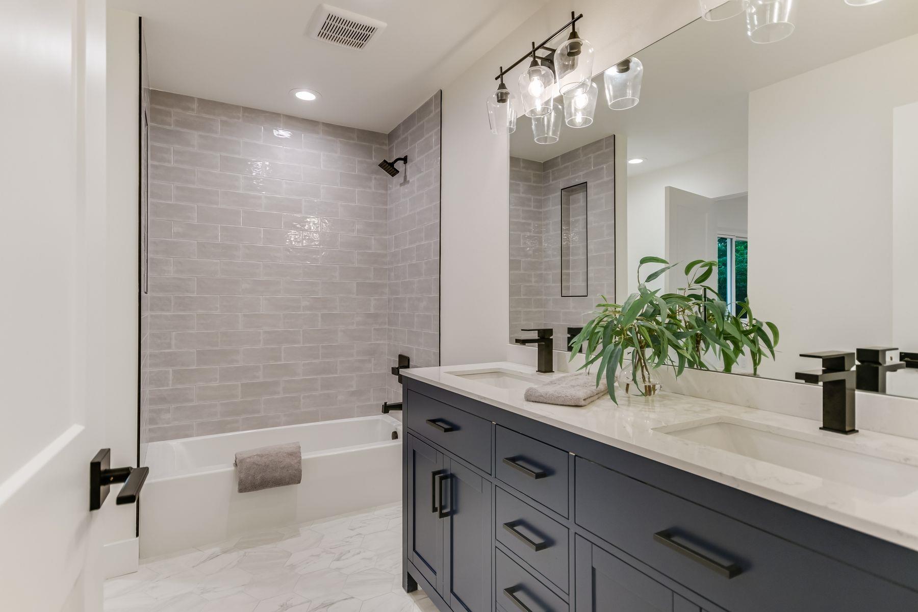 3104 Mistyglen Cir, Austin, TX 78746