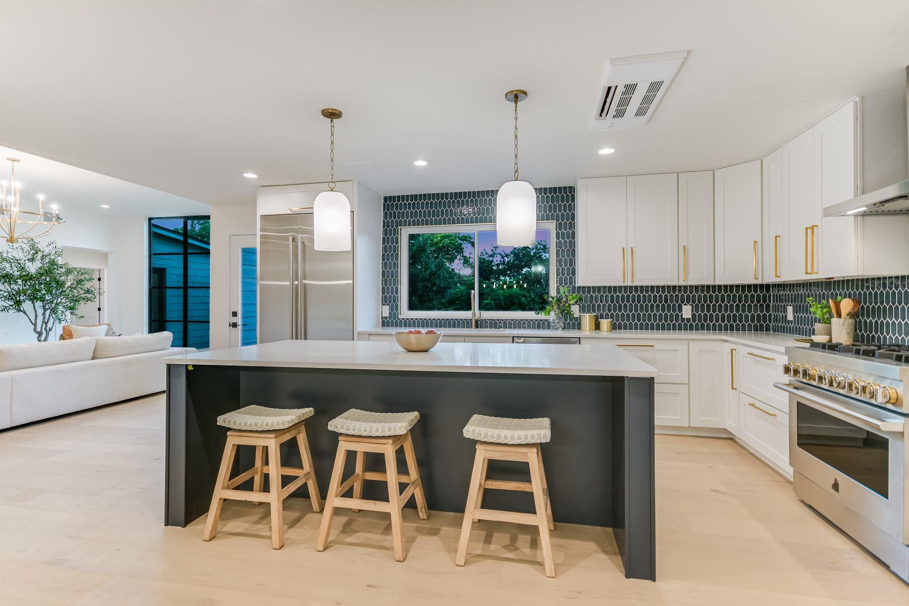 3104 Mistyglen Cir, Austin, TX 78746