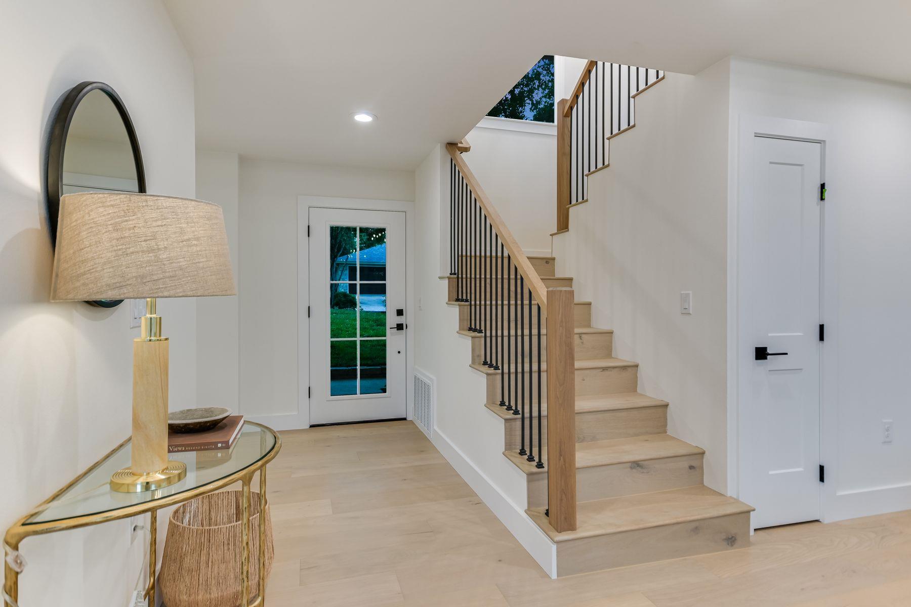 3104 Mistyglen Cir, Austin, TX 78746