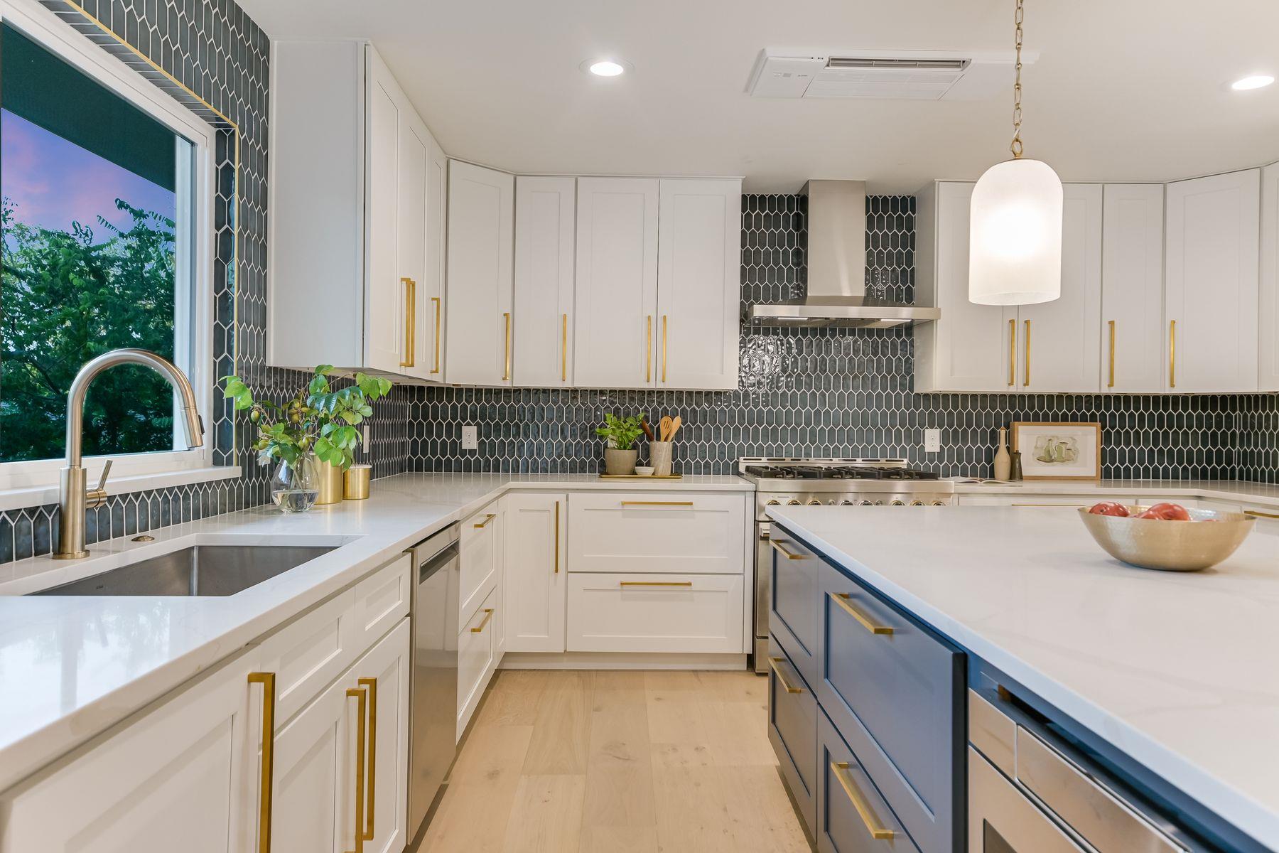 3104 Mistyglen Cir, Austin, TX 78746