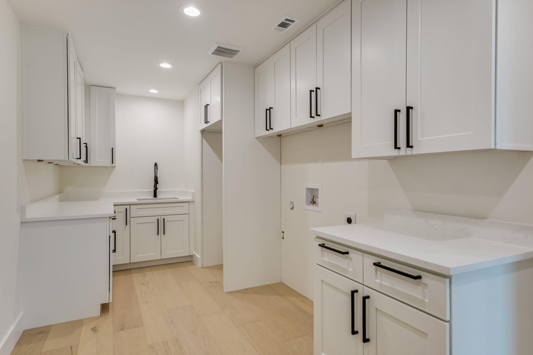 3104 Mistyglen Cir, Austin, TX 78746