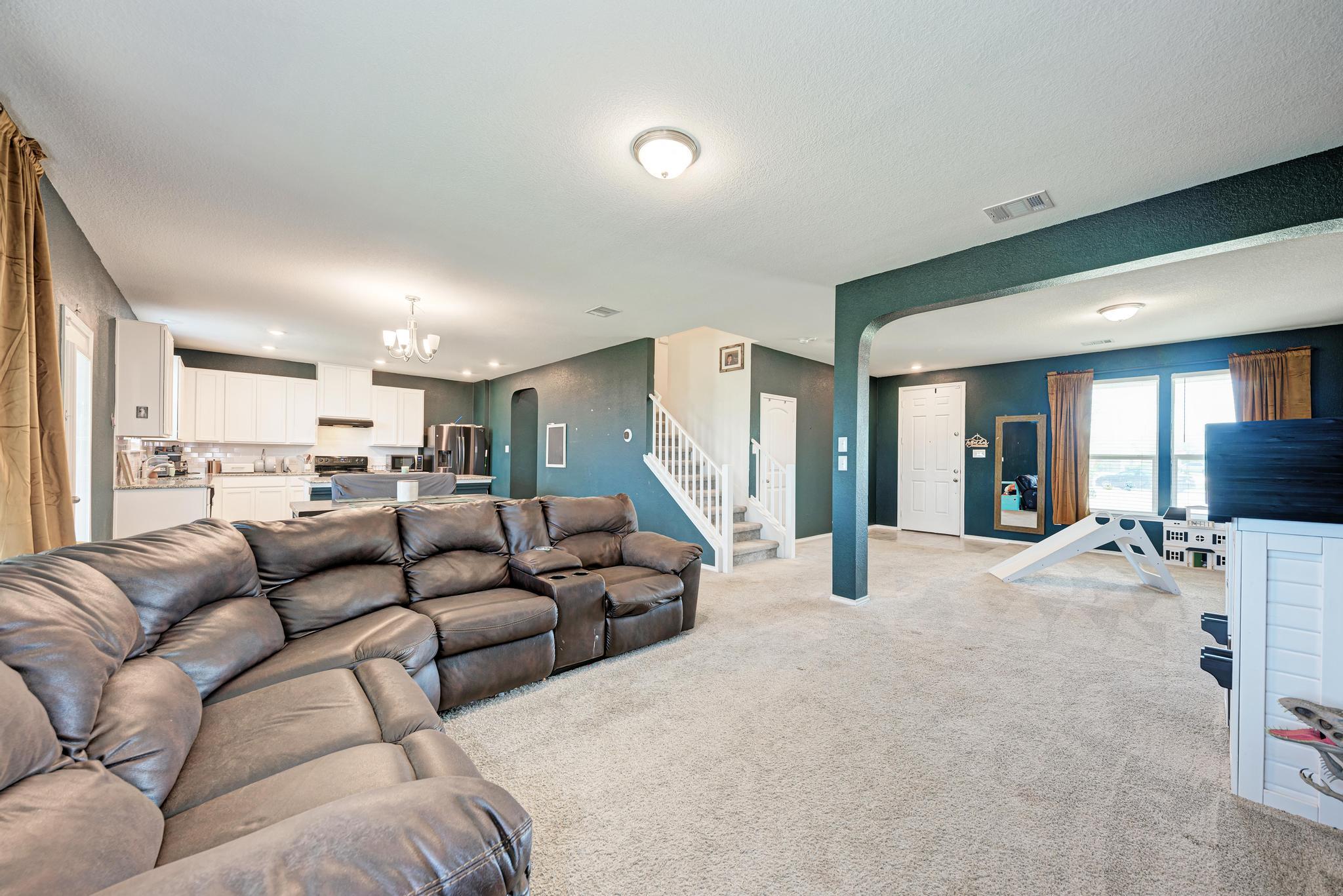 1720 Foxglove Cir, Lockhart, TX 78644