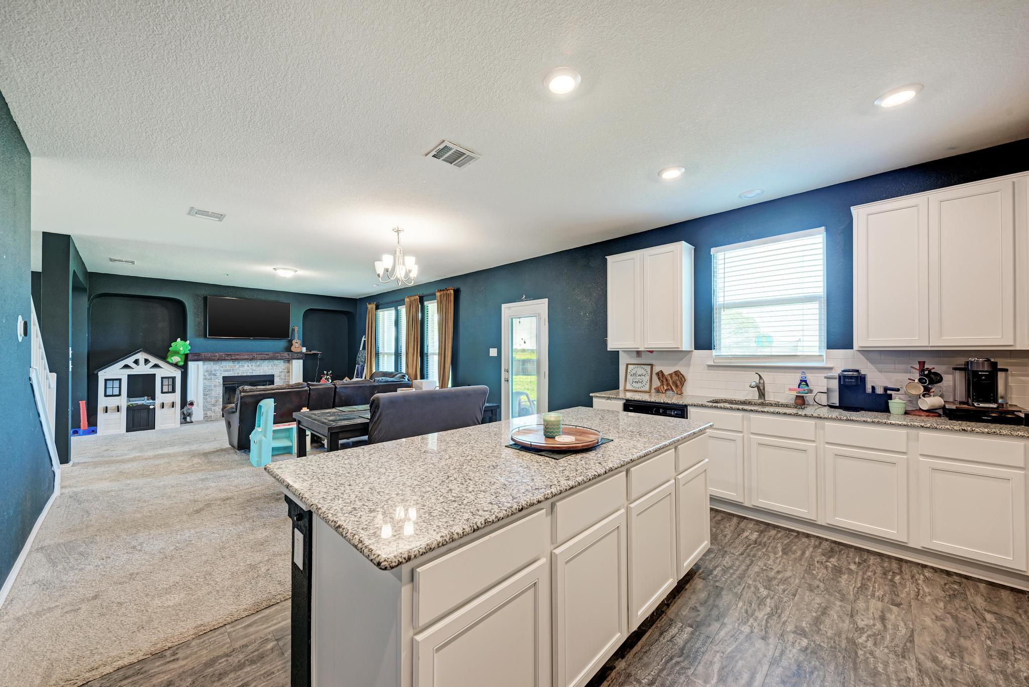 1720 Foxglove Cir, Lockhart, TX 78644