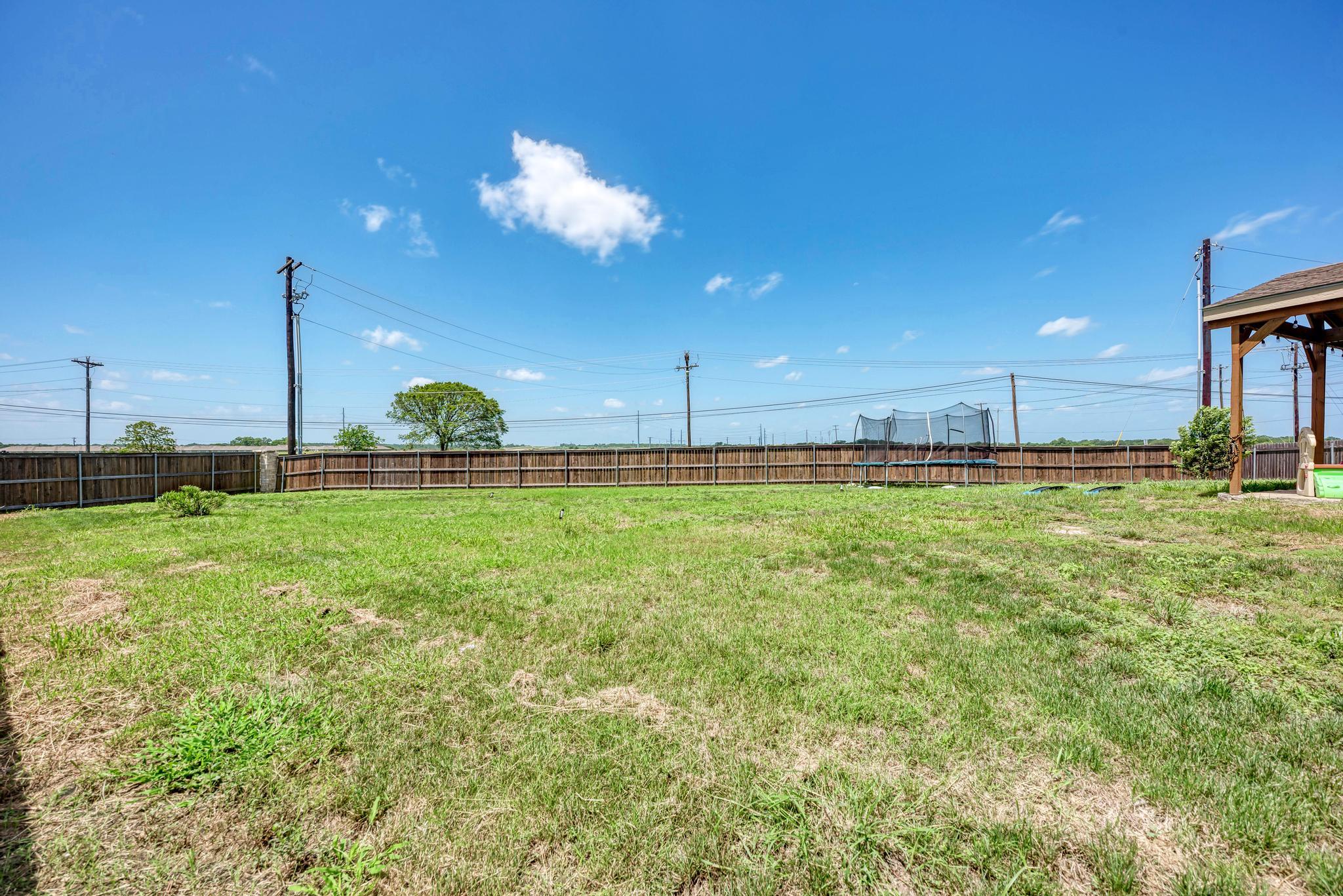 1720 Foxglove Cir, Lockhart, TX 78644