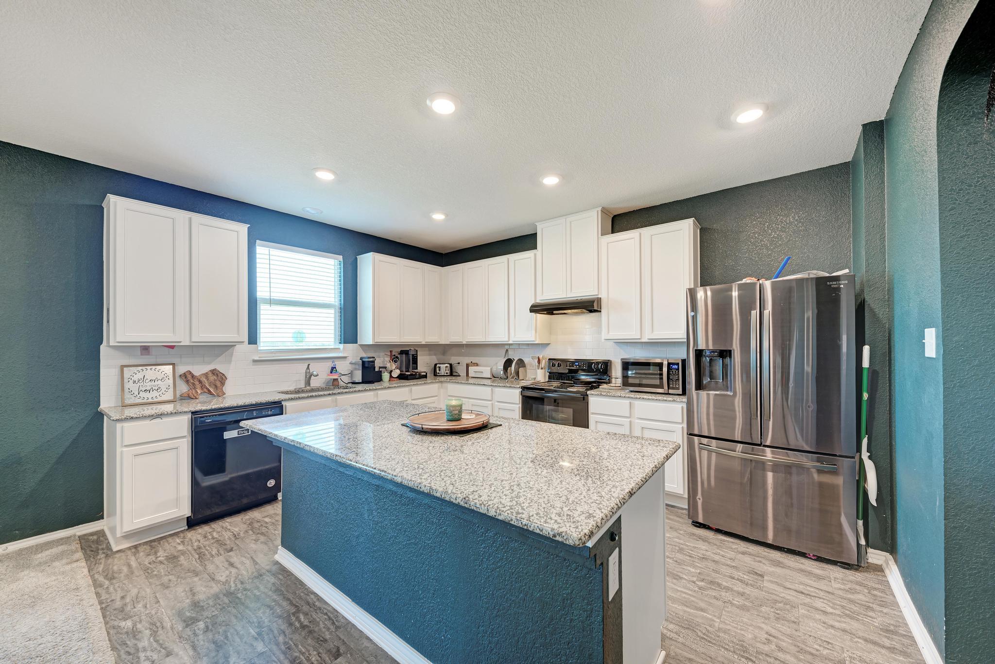 1720 Foxglove Cir, Lockhart, TX 78644