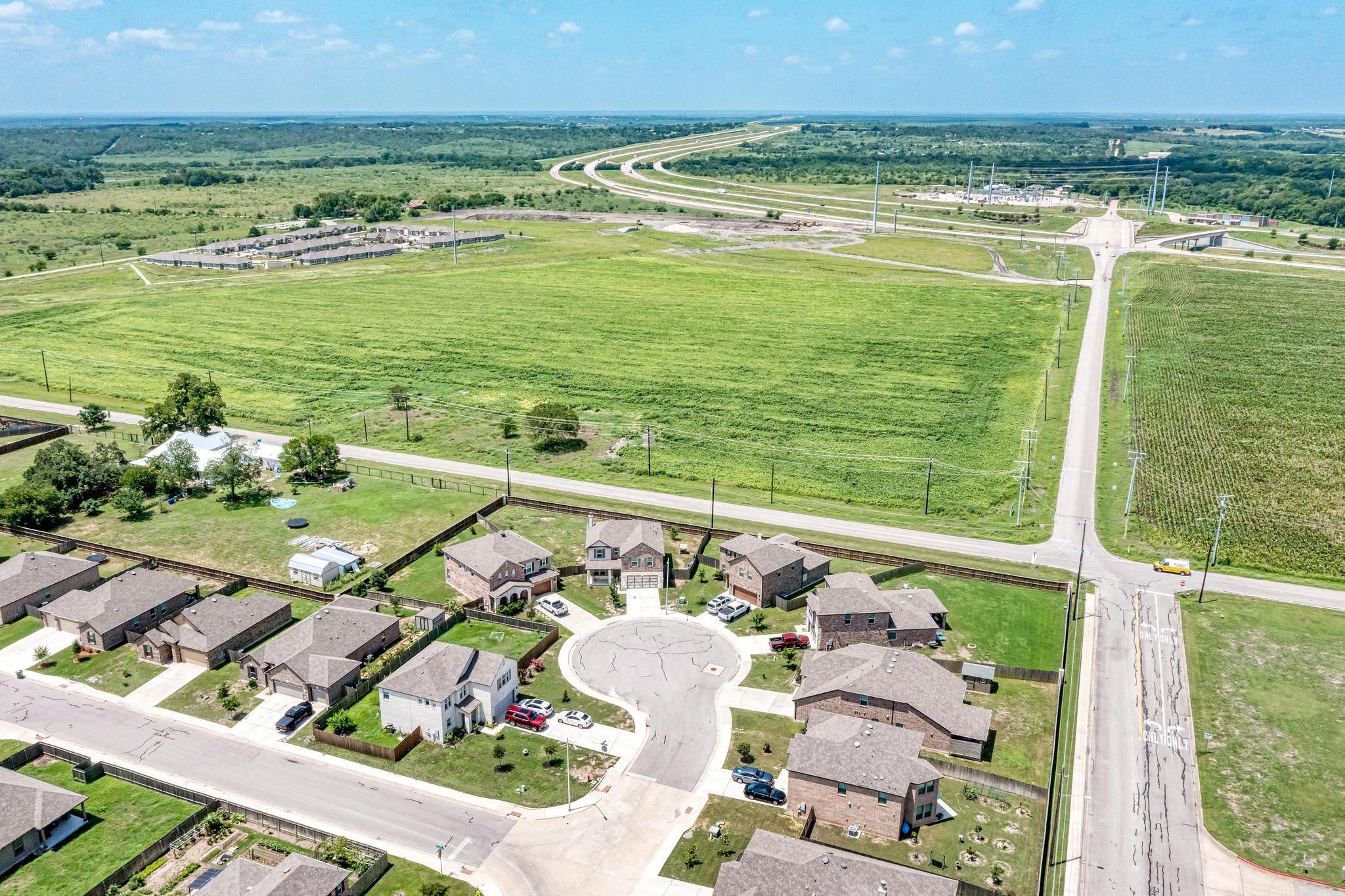 1720 Foxglove Cir, Lockhart, TX 78644