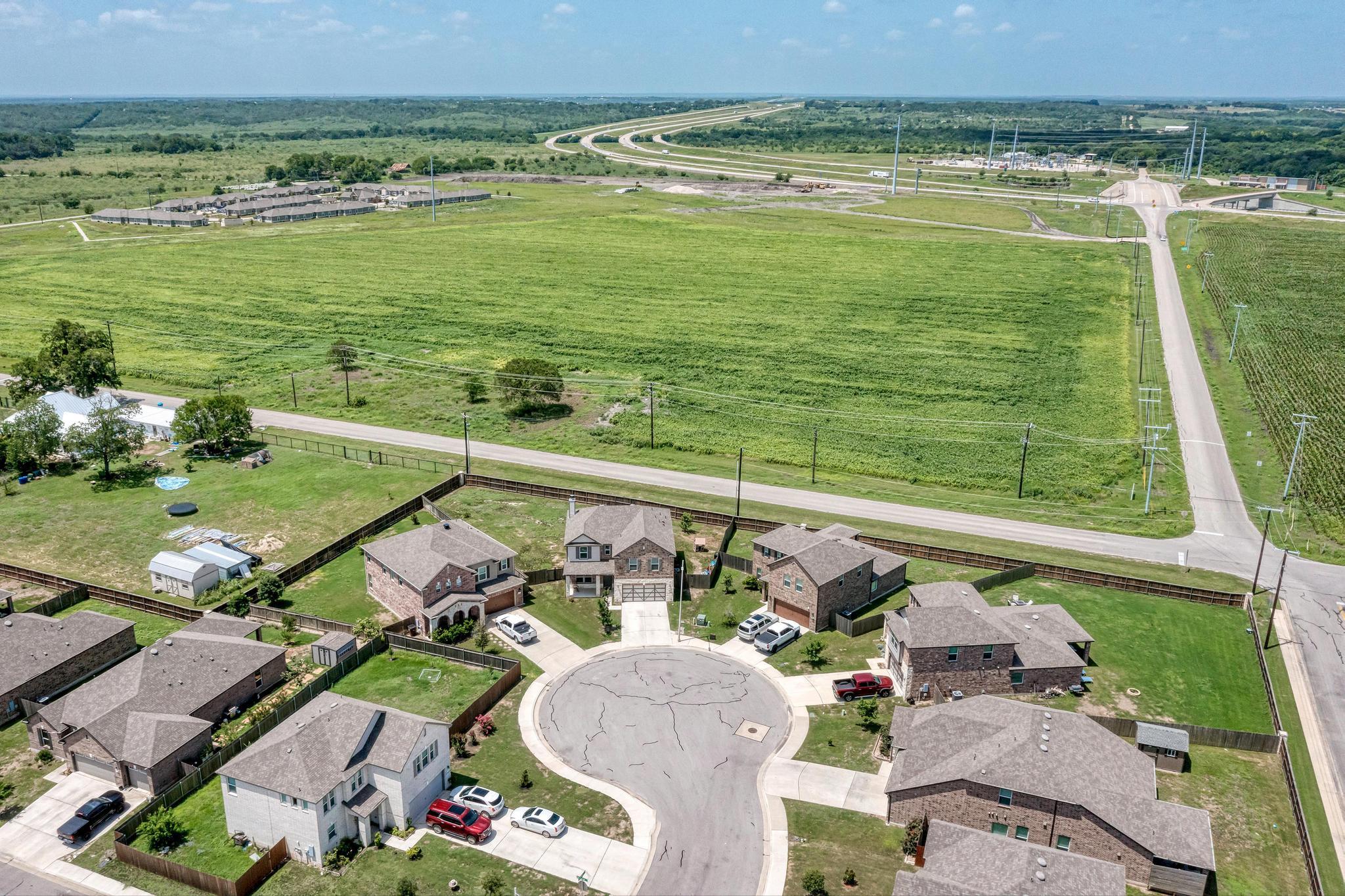 1720 Foxglove Cir, Lockhart, TX 78644