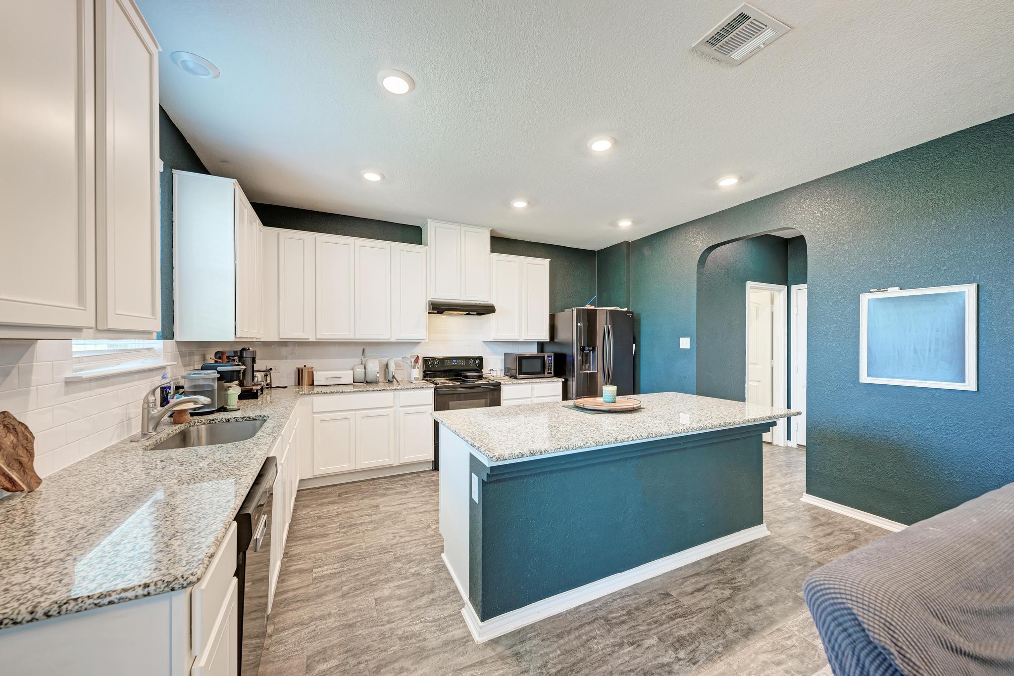 1720 Foxglove Cir, Lockhart, TX 78644
