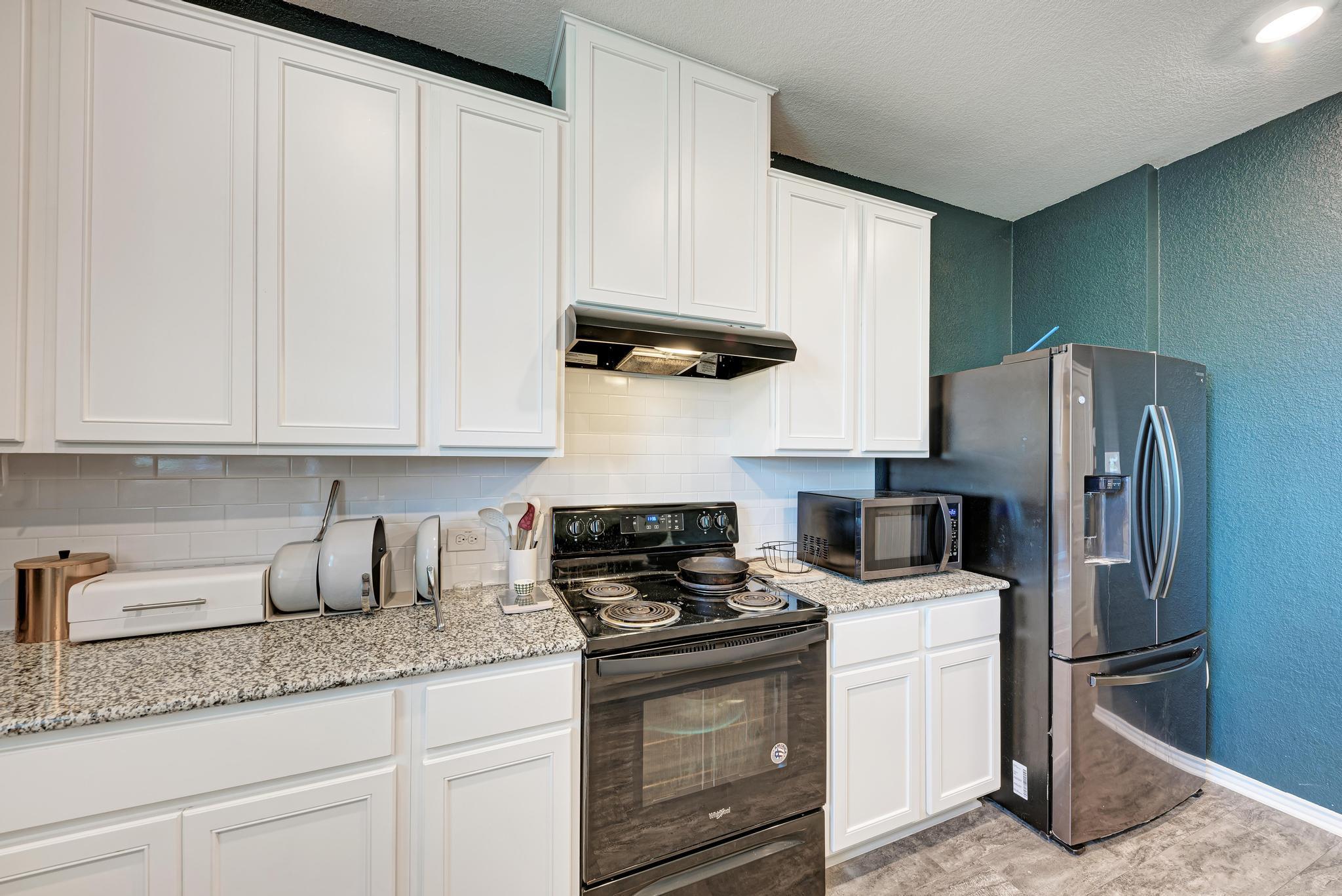 1720 Foxglove Cir, Lockhart, TX 78644