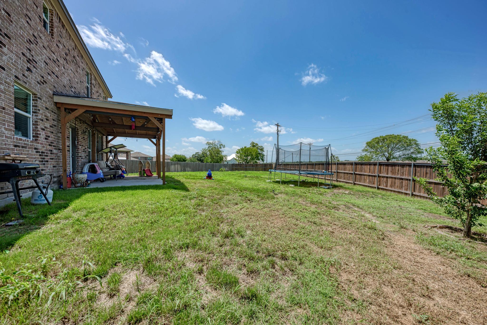 1720 Foxglove Cir, Lockhart, TX 78644