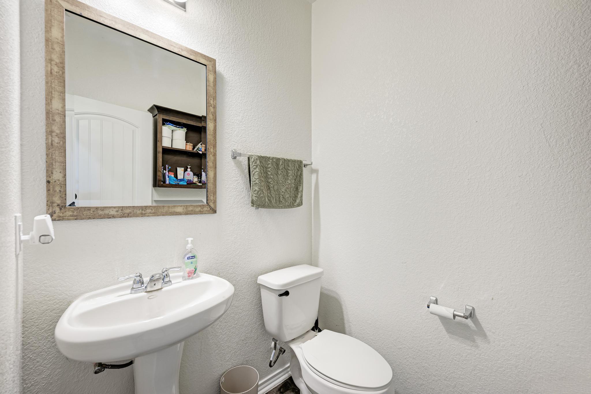 1720 Foxglove Cir, Lockhart, TX 78644