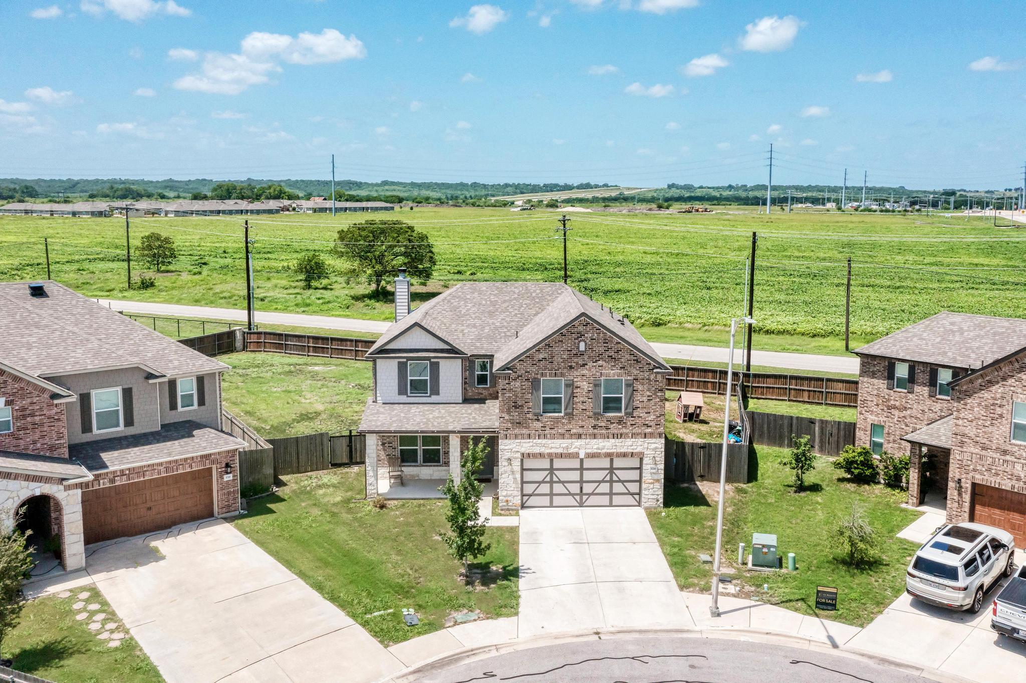 1720 Foxglove Cir, Lockhart, TX 78644