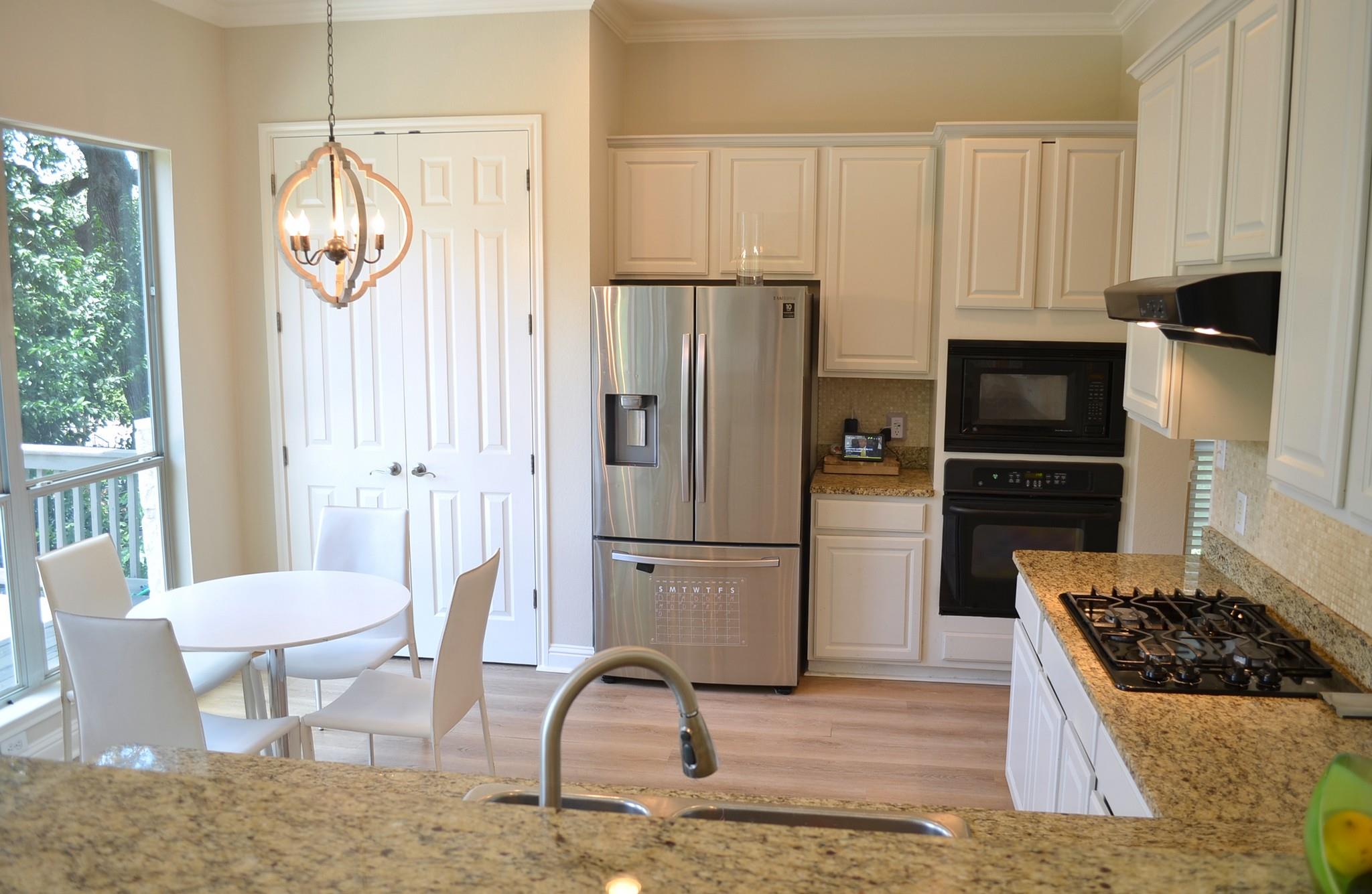 612 Twelve Oaks Ln, Austin, TX 78704