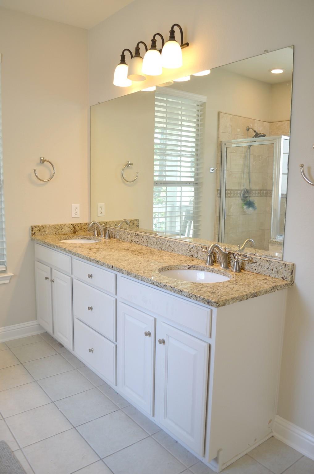 612 Twelve Oaks Ln, Austin, TX 78704