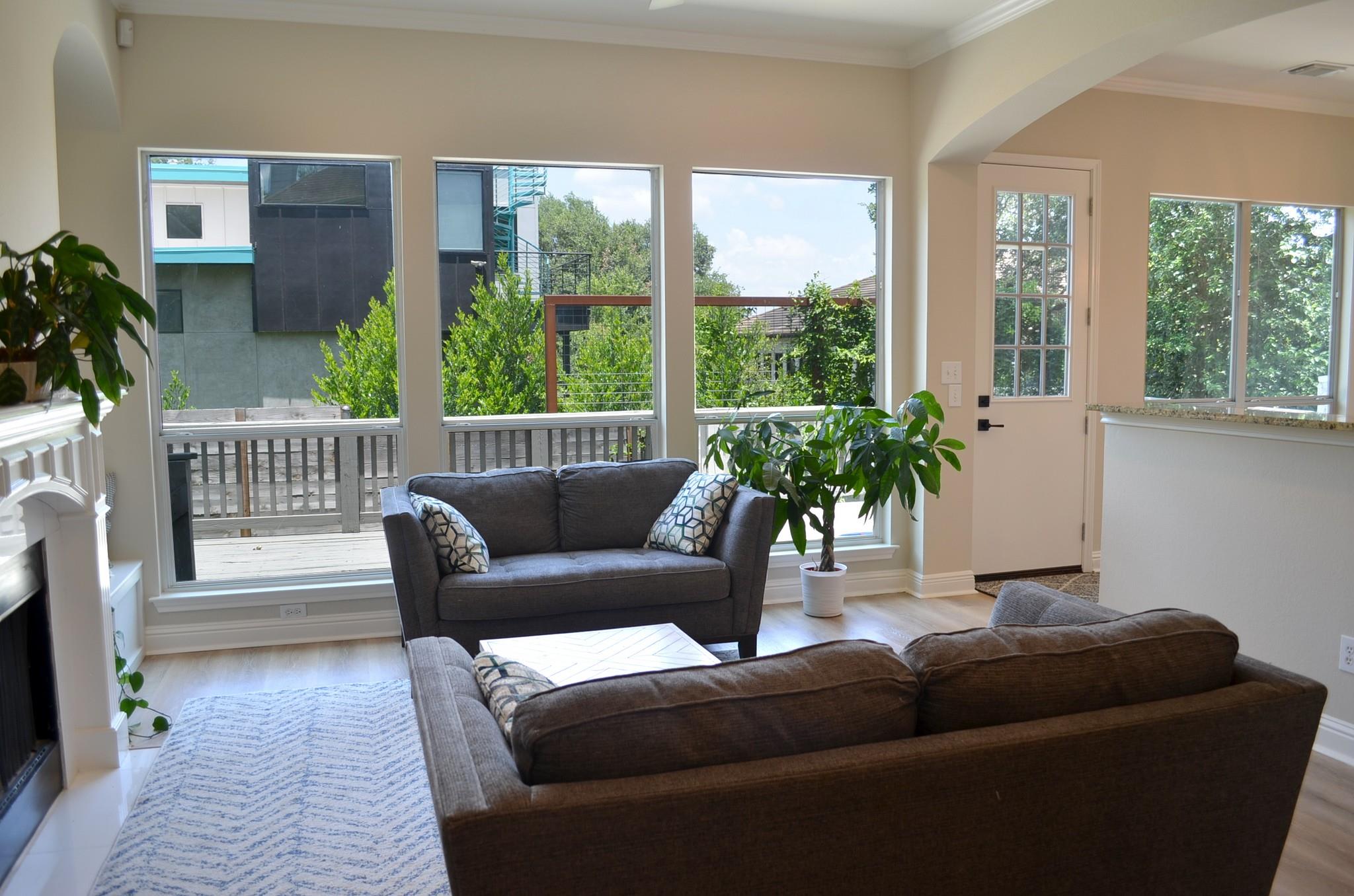 612 Twelve Oaks Ln, Austin, TX 78704