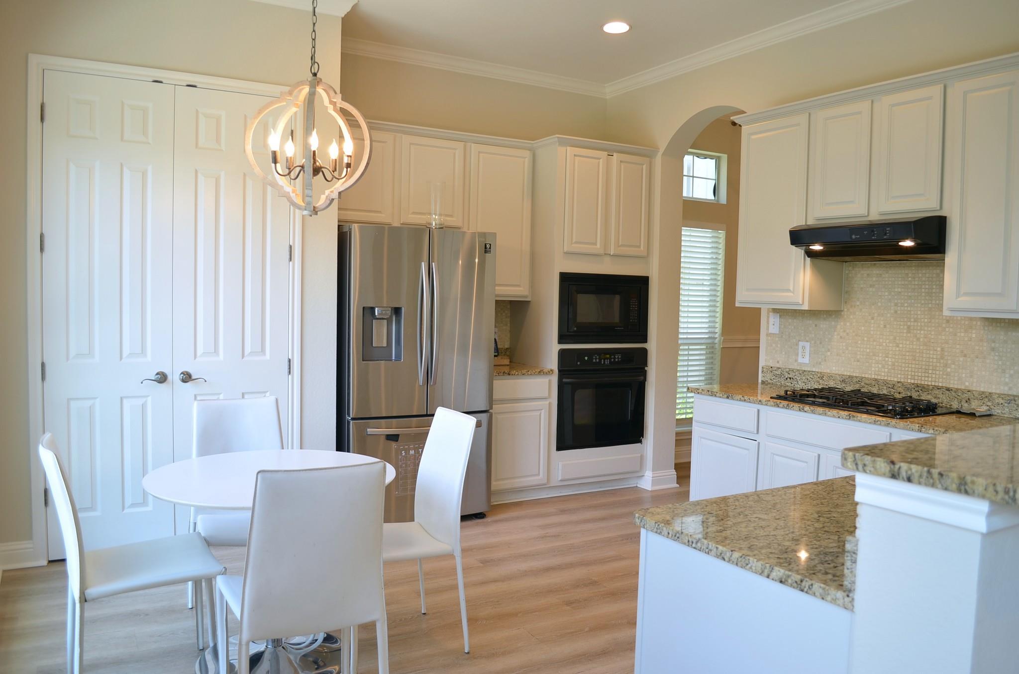 612 Twelve Oaks Ln, Austin, TX 78704