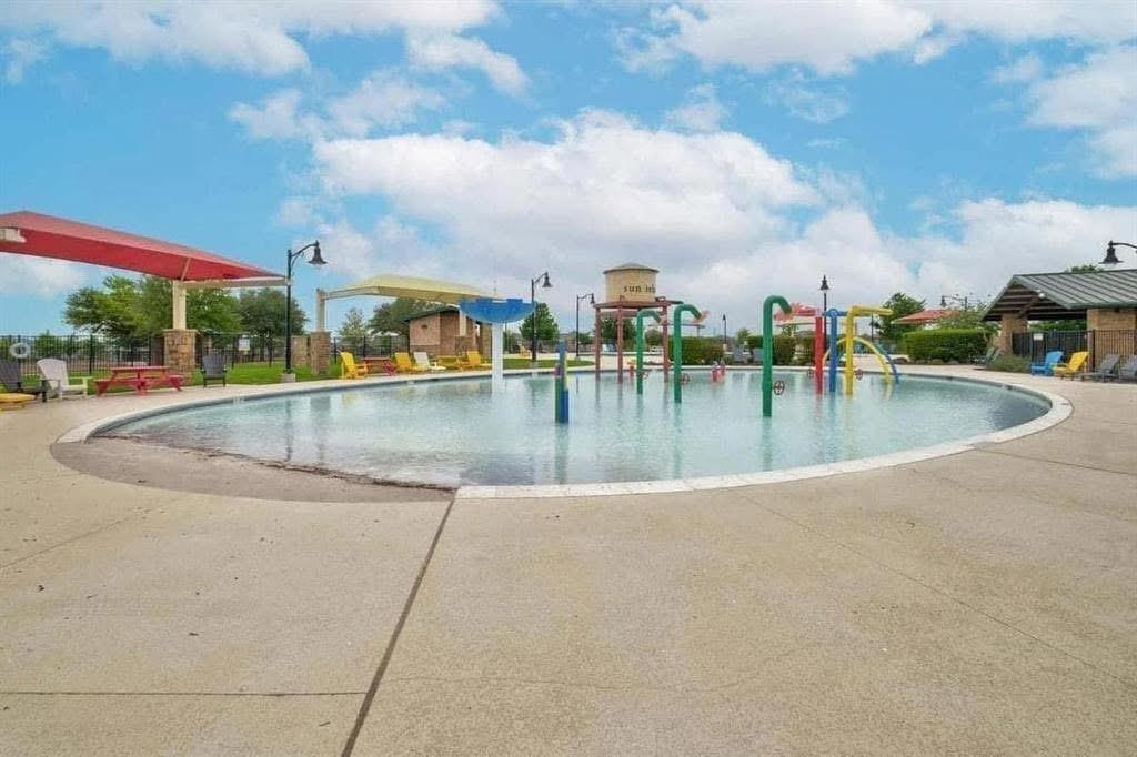 689 Bayberry Cir, Buda, TX 78610