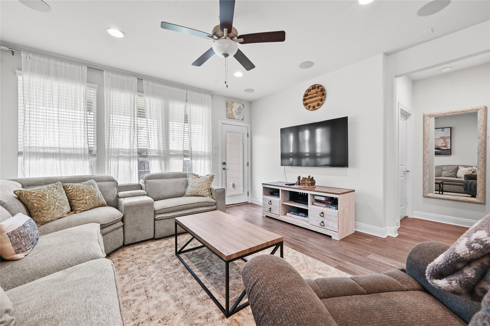 689 Bayberry Cir, Buda, TX 78610