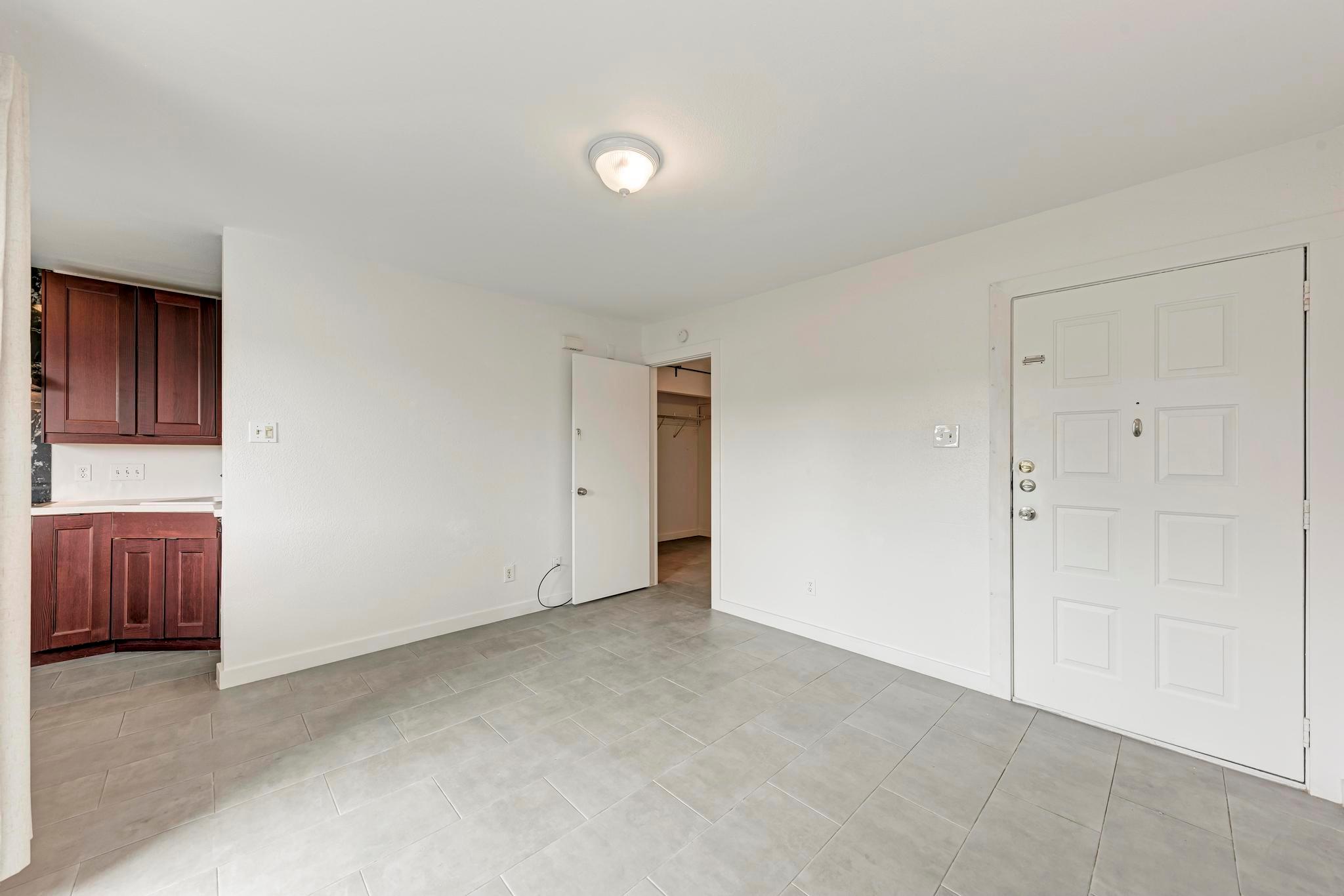1840 Burton Dr # 102, Austin, TX 78741