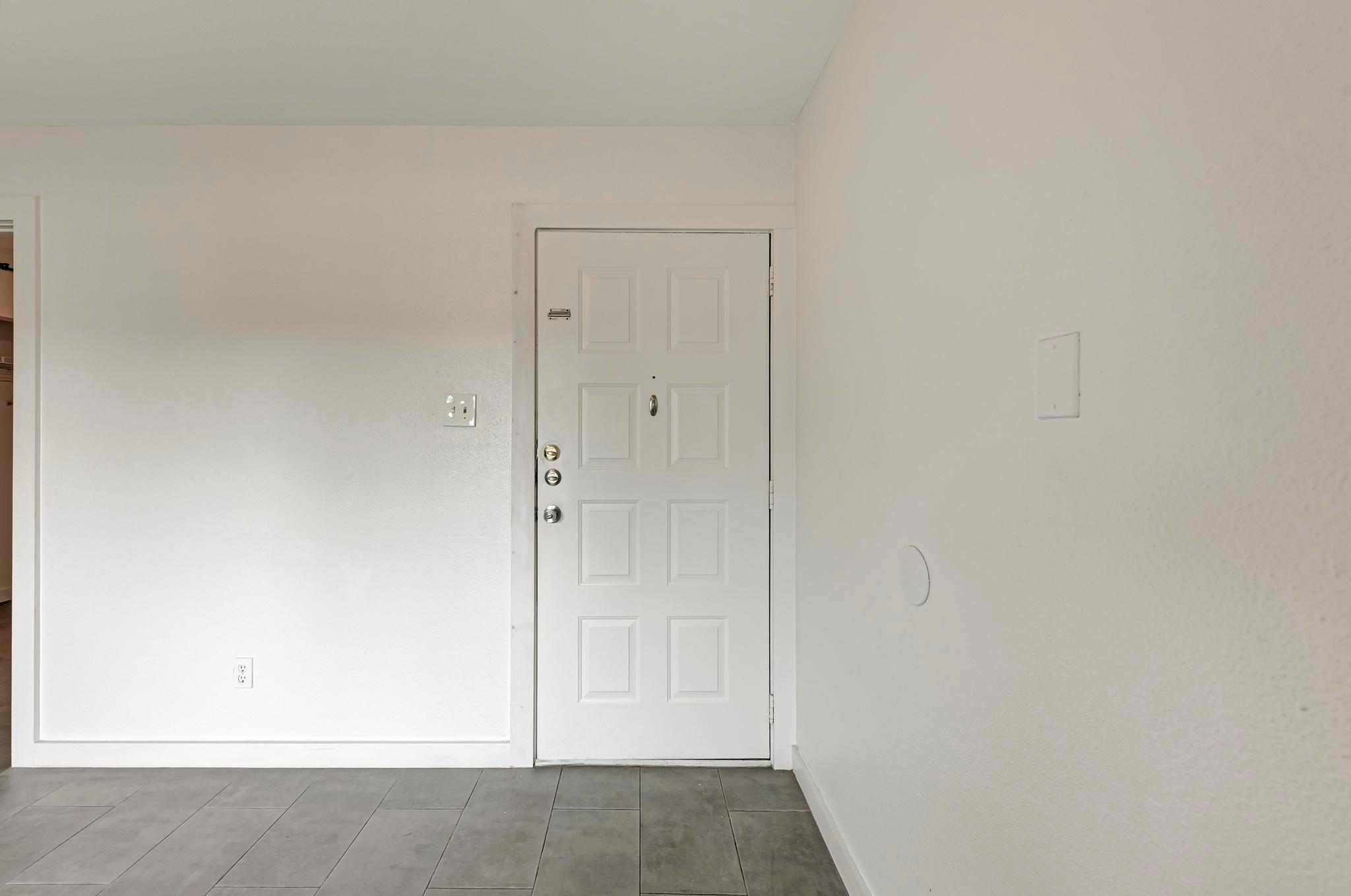 1840 Burton Dr # 102, Austin, TX 78741