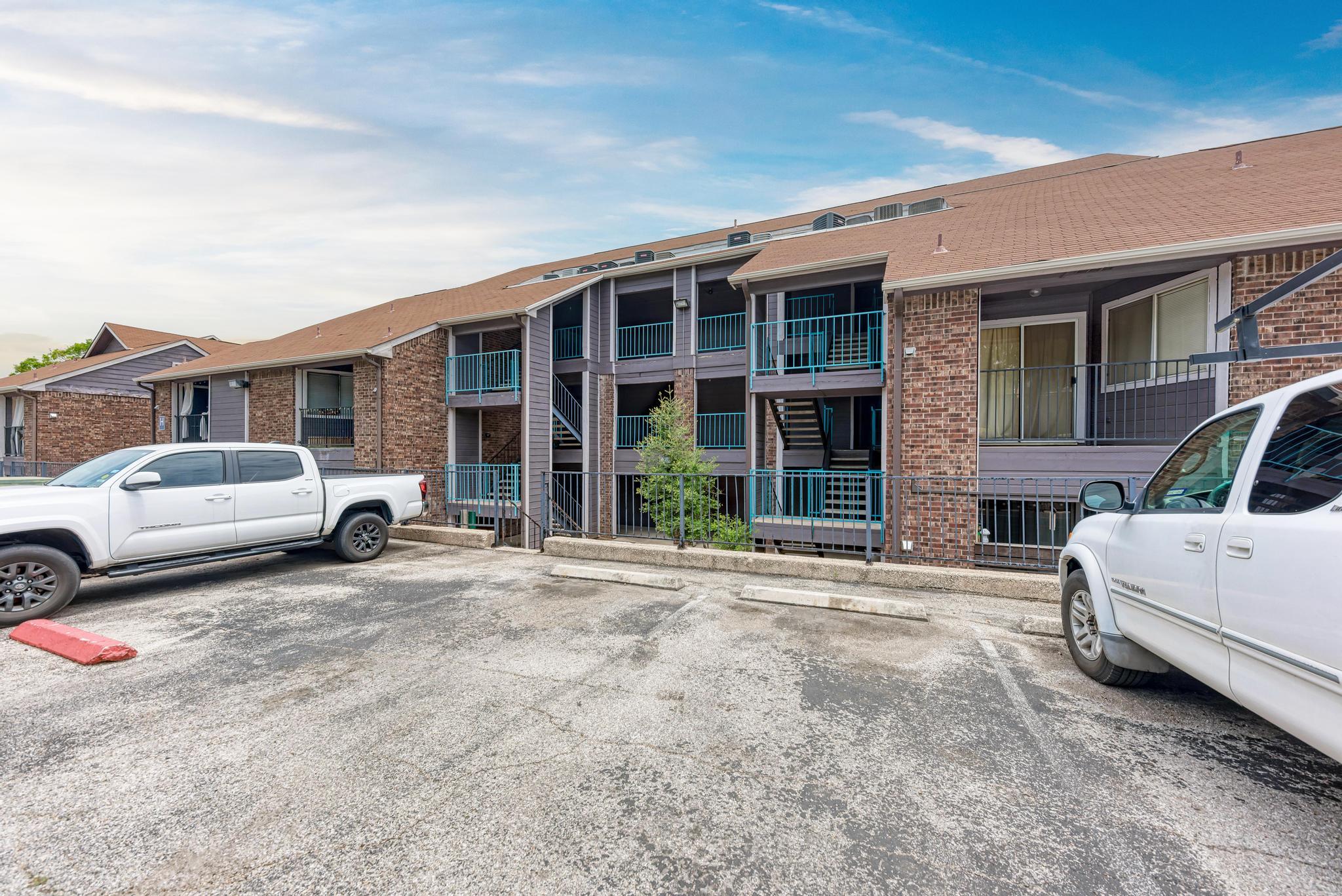 1840 Burton Dr # 102, Austin, TX 78741