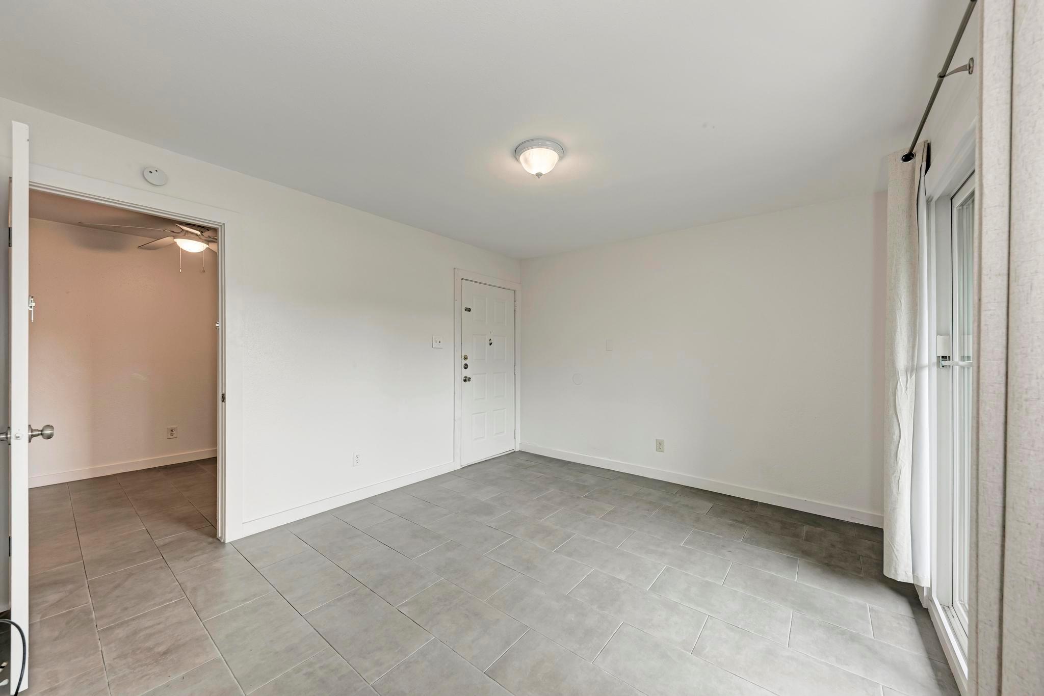 1840 Burton Dr # 102, Austin, TX 78741