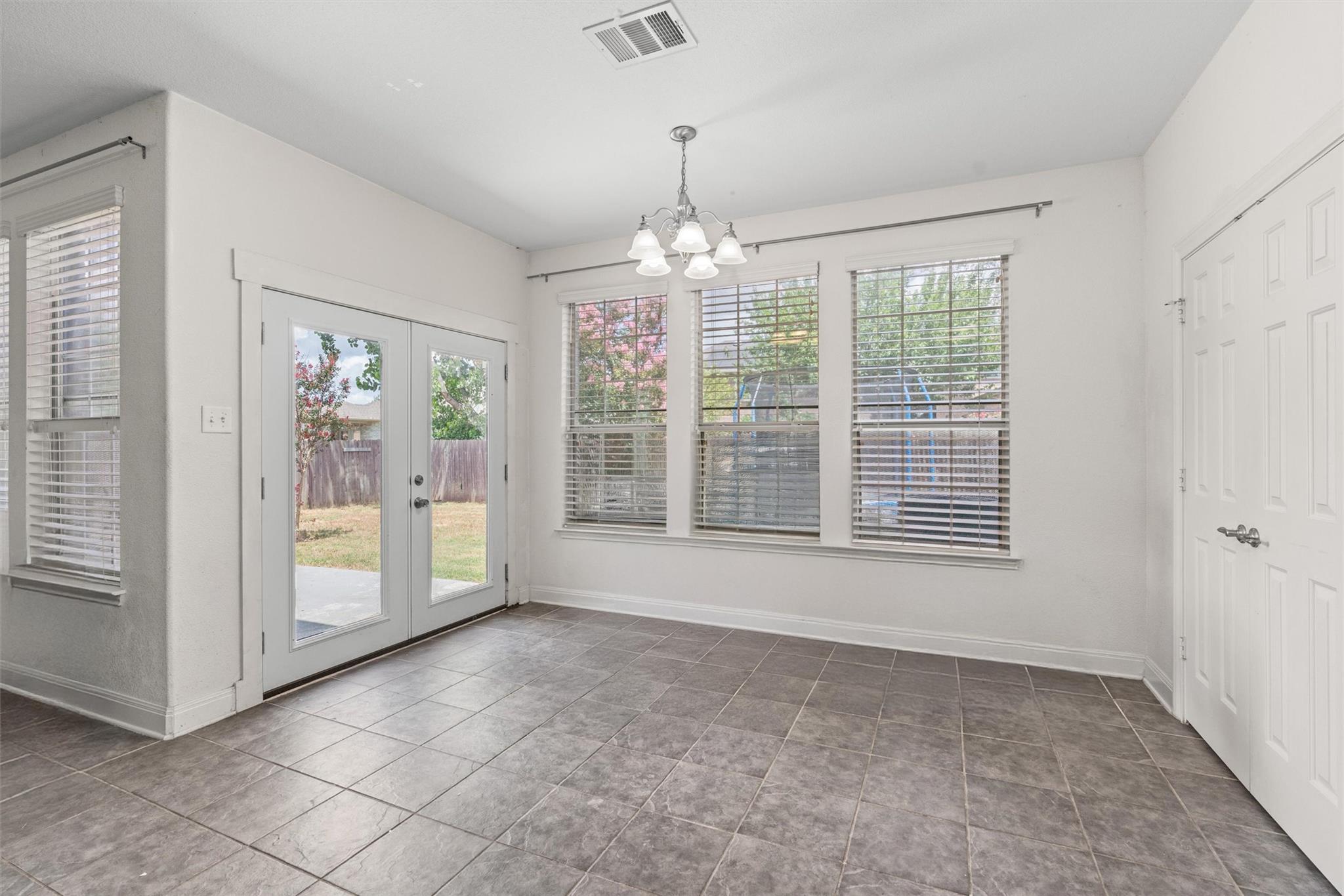 804 Yosemite Trl, Taylor, TX 76574