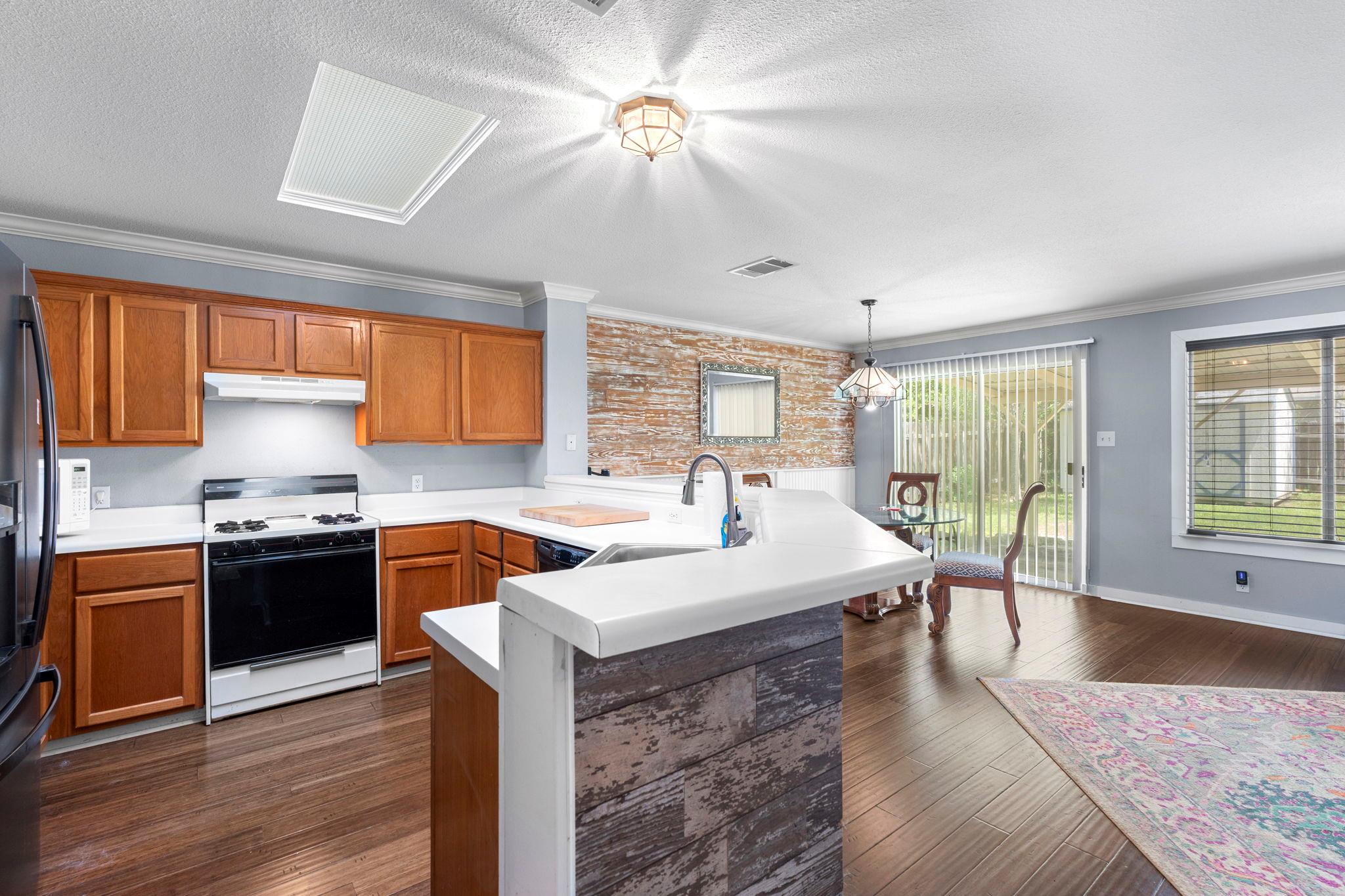 808 Minturn Ln, Austin, TX 78748