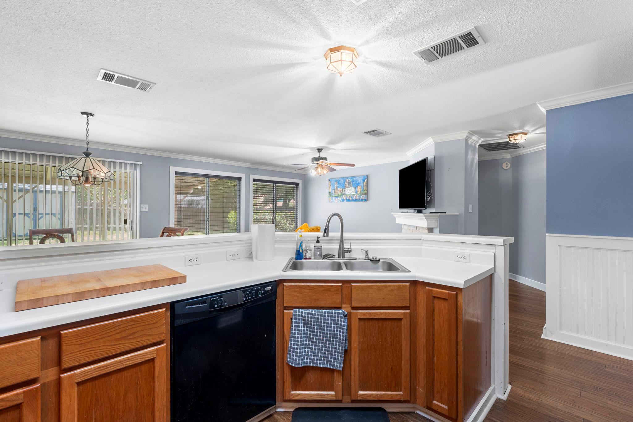 808 Minturn Ln, Austin, TX 78748